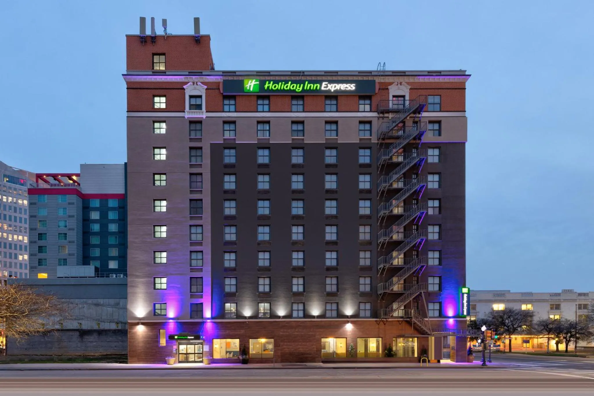 Property building in Holiday Inn Express - Dallas Downtown by IHG