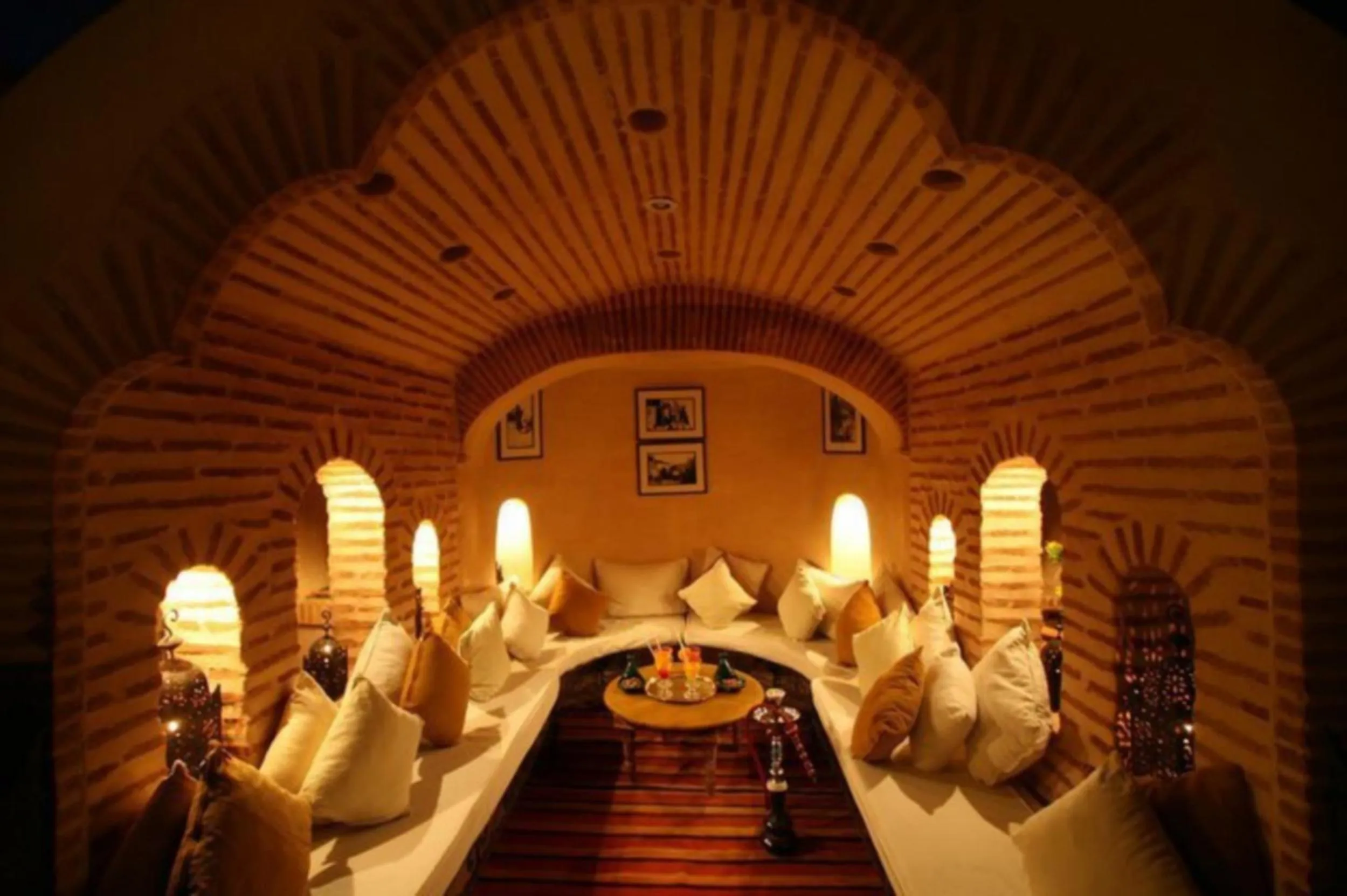 Restaurant/places to eat in Riad Anabel