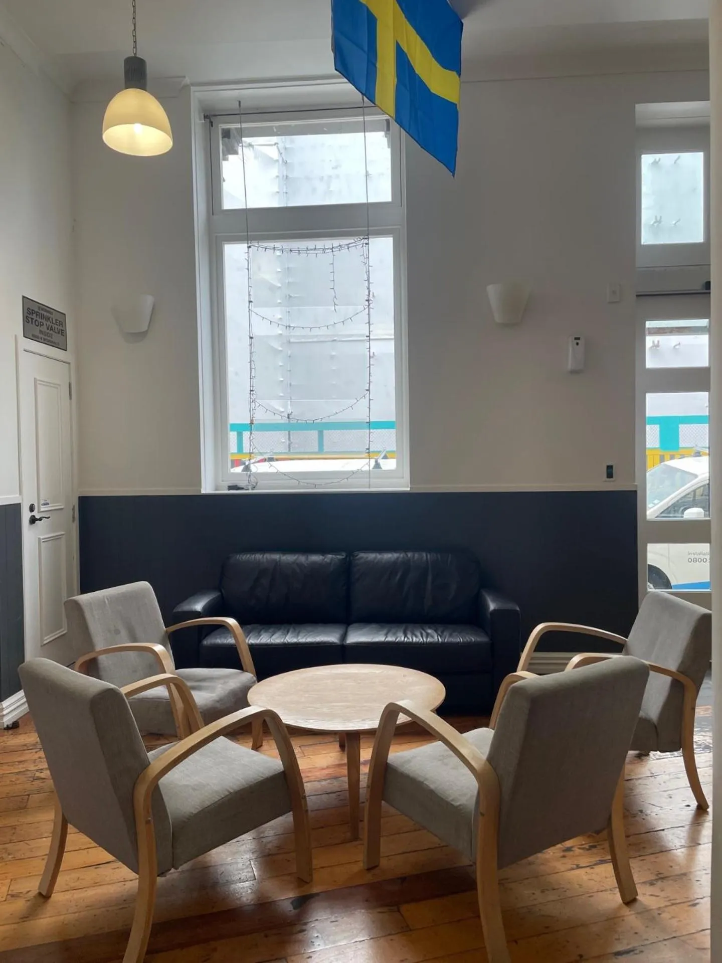 Living room in Nomads Capital Backpackers - Wellington