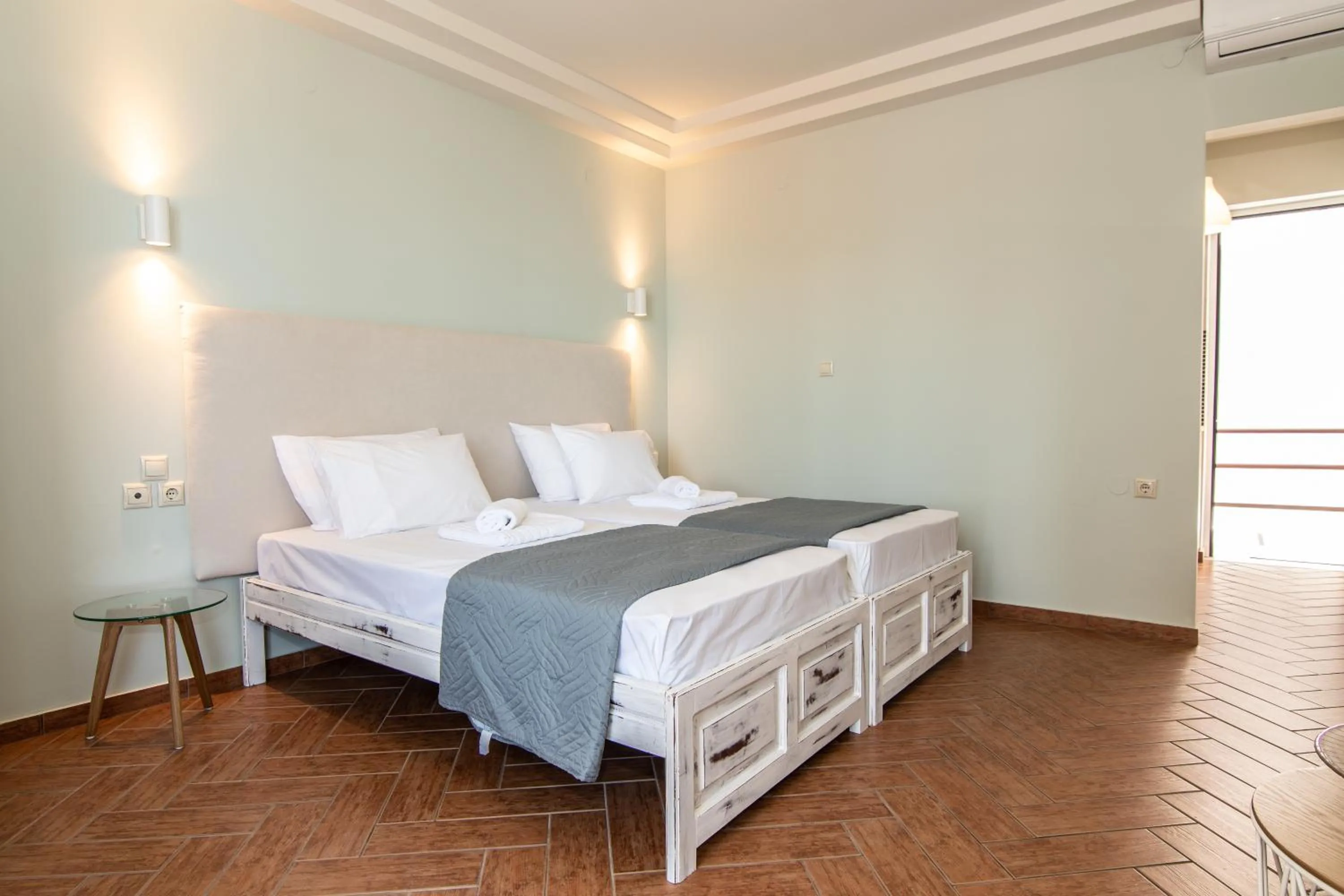 Bed in Girogiali beach hotel - Adults only