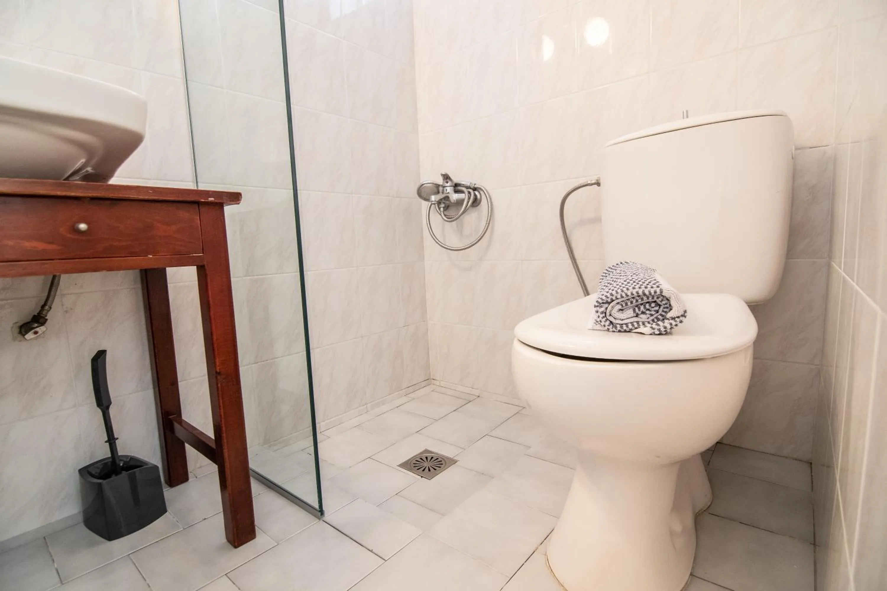 Shower in Girogiali beach hotel - Adults only