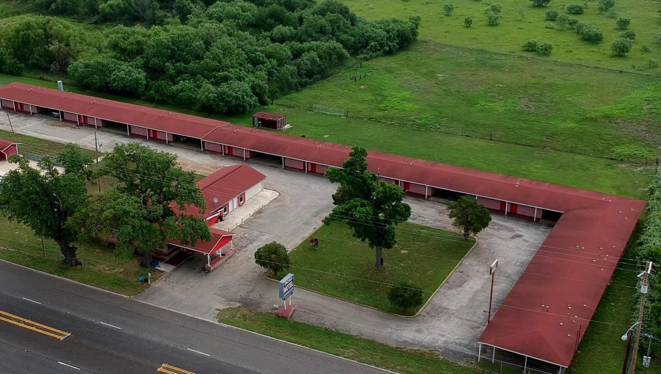 Property building in Encino Motel