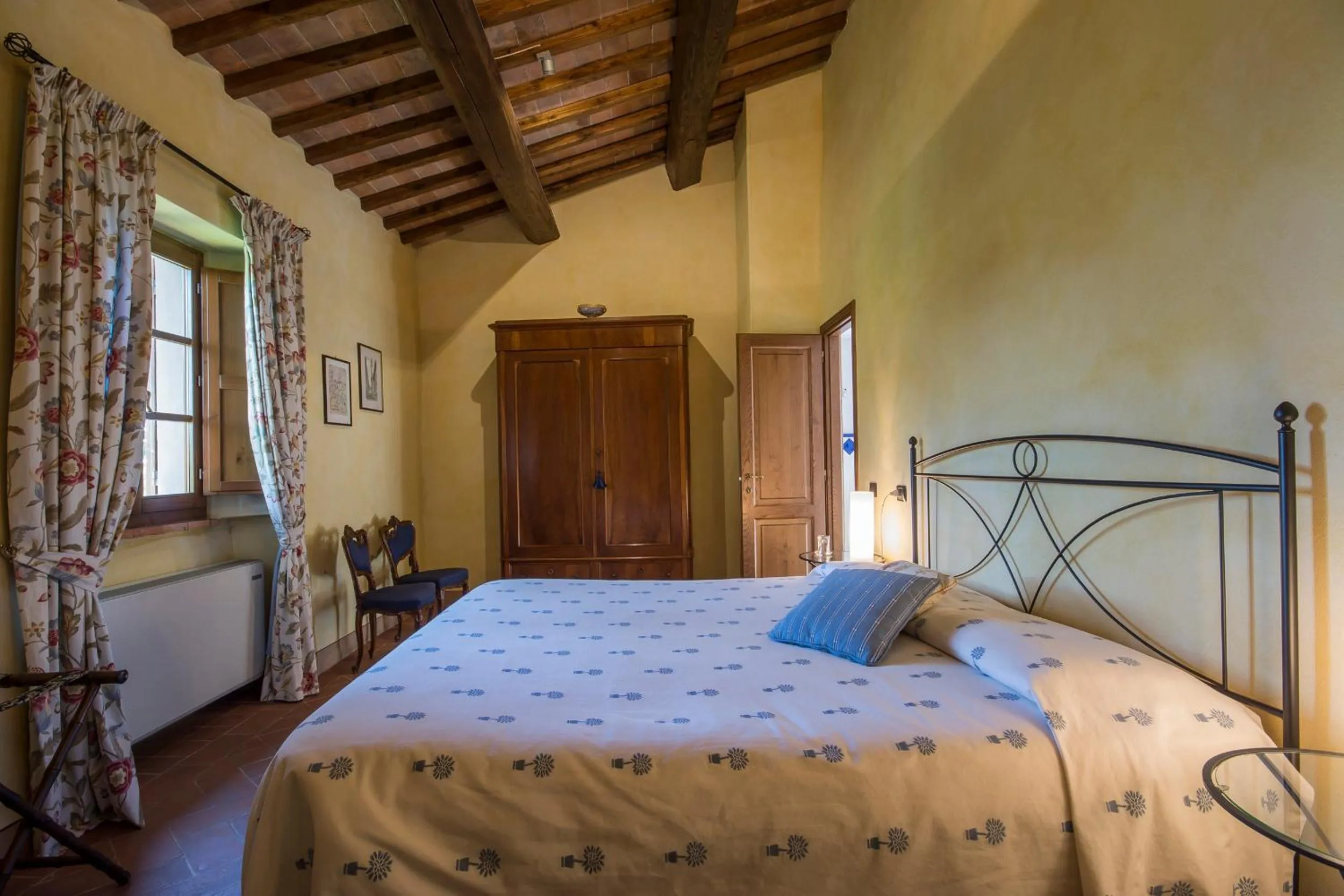 Photo of the whole room, Bed in Il Nido di Gabbiano