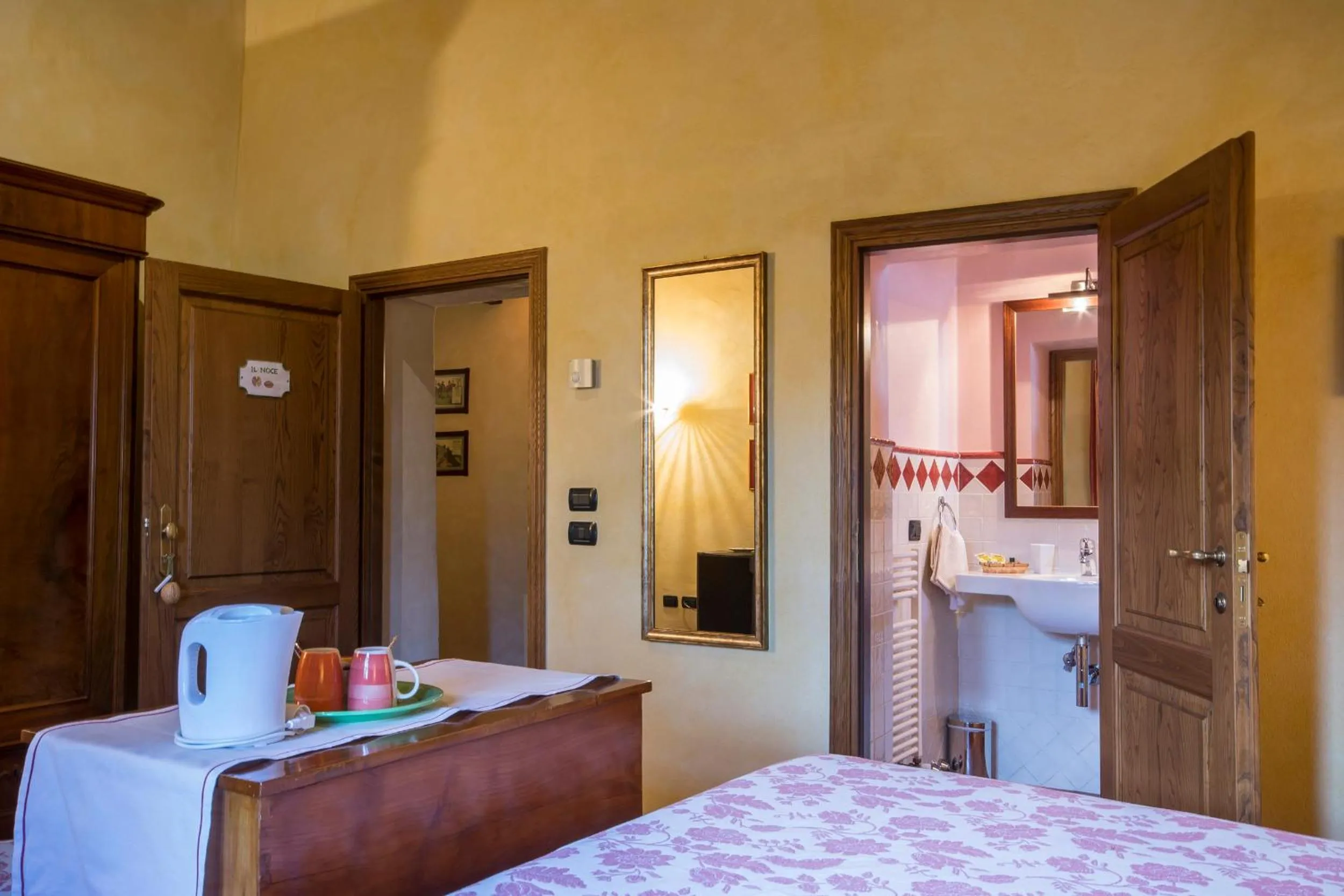 Photo of the whole room, Bed in Il Nido di Gabbiano