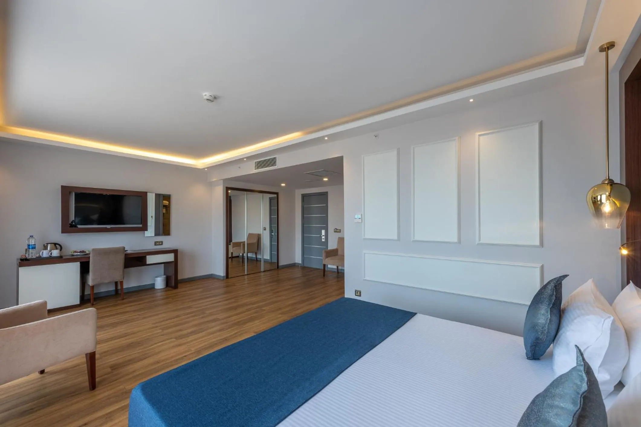 Photo of the whole room, Bed in Nova Plaza Crystal Hotel & Spa