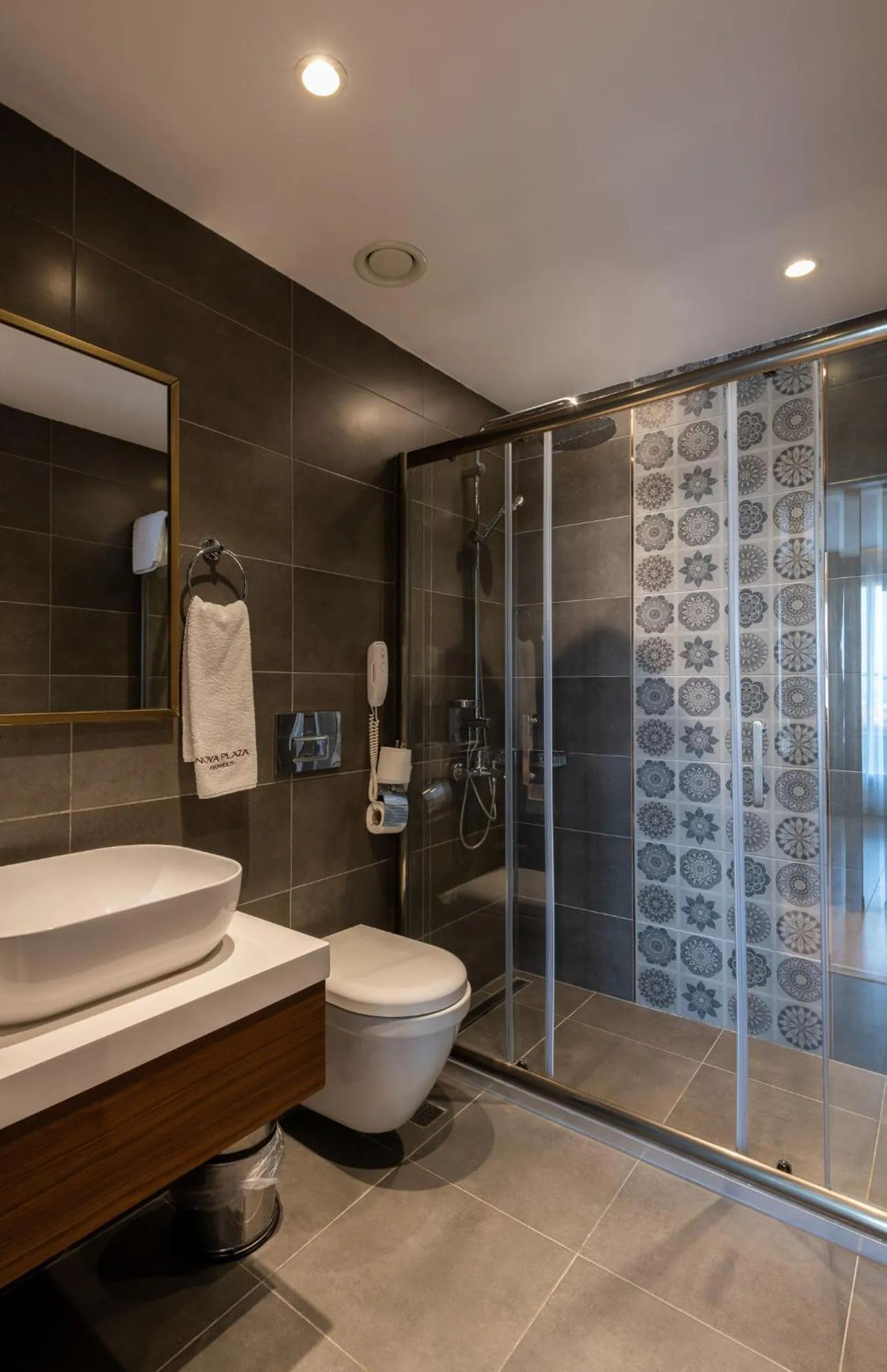 Shower in Nova Plaza Crystal Hotel & Spa