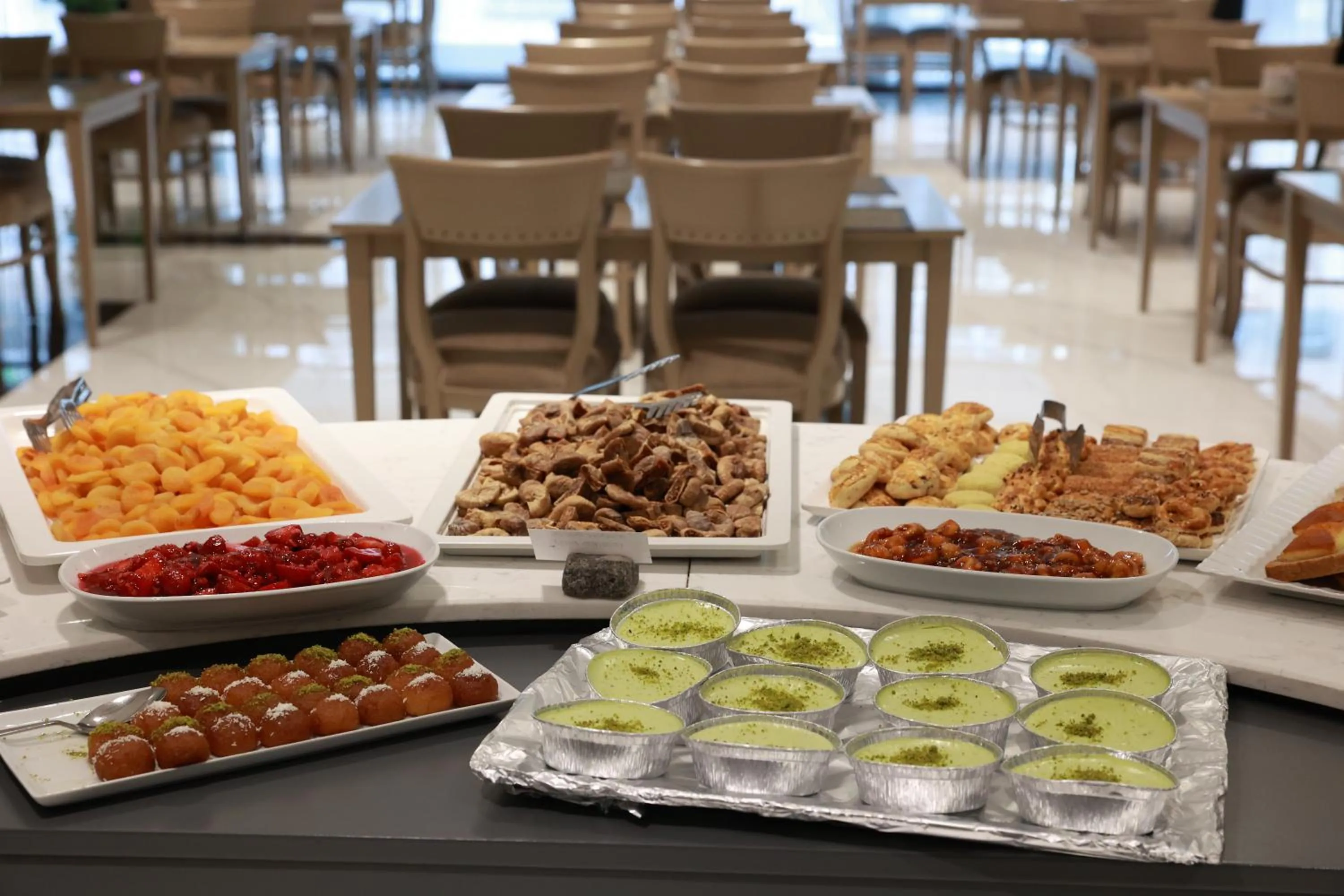 Food and drinks in Nova Plaza Crystal Hotel & Spa