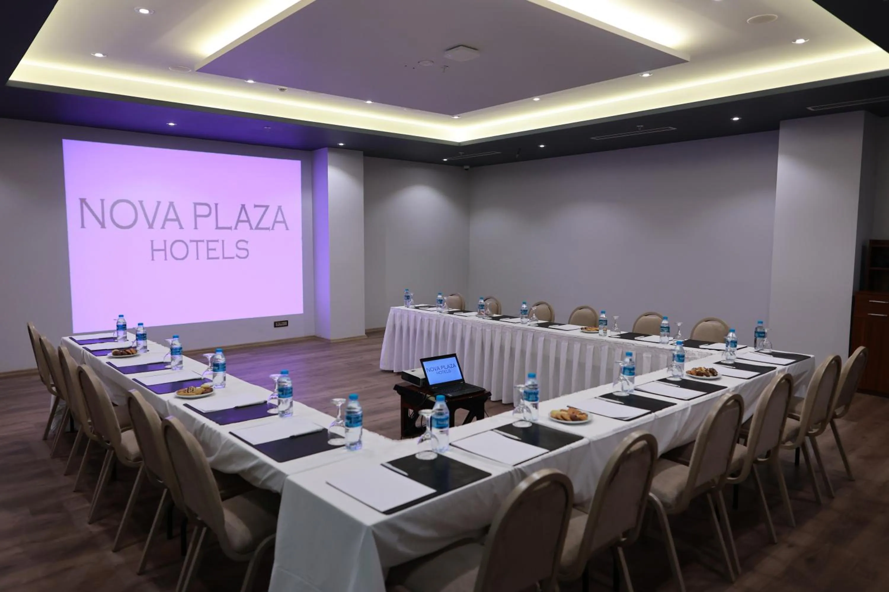 Meeting/conference room in Nova Plaza Crystal Hotel & Spa