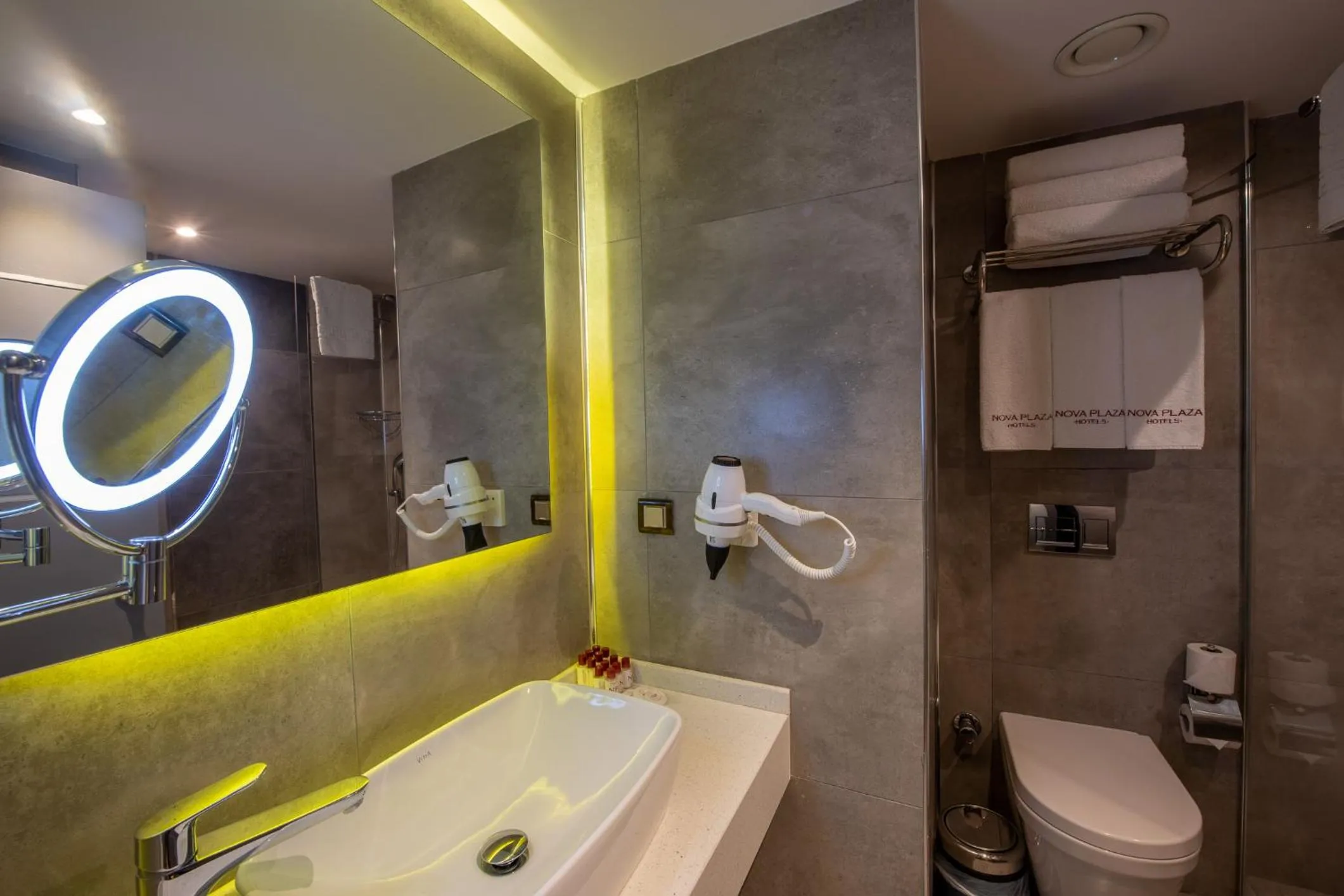 Bathroom in Nova Plaza Crystal Hotel & Spa