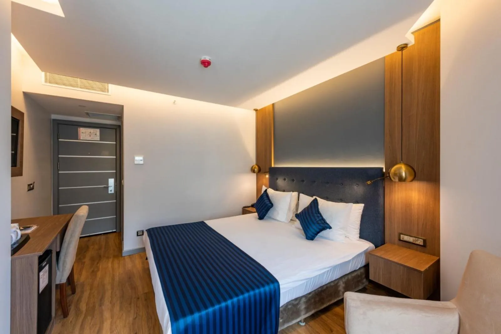 Bed in Nova Plaza Crystal Hotel & Spa