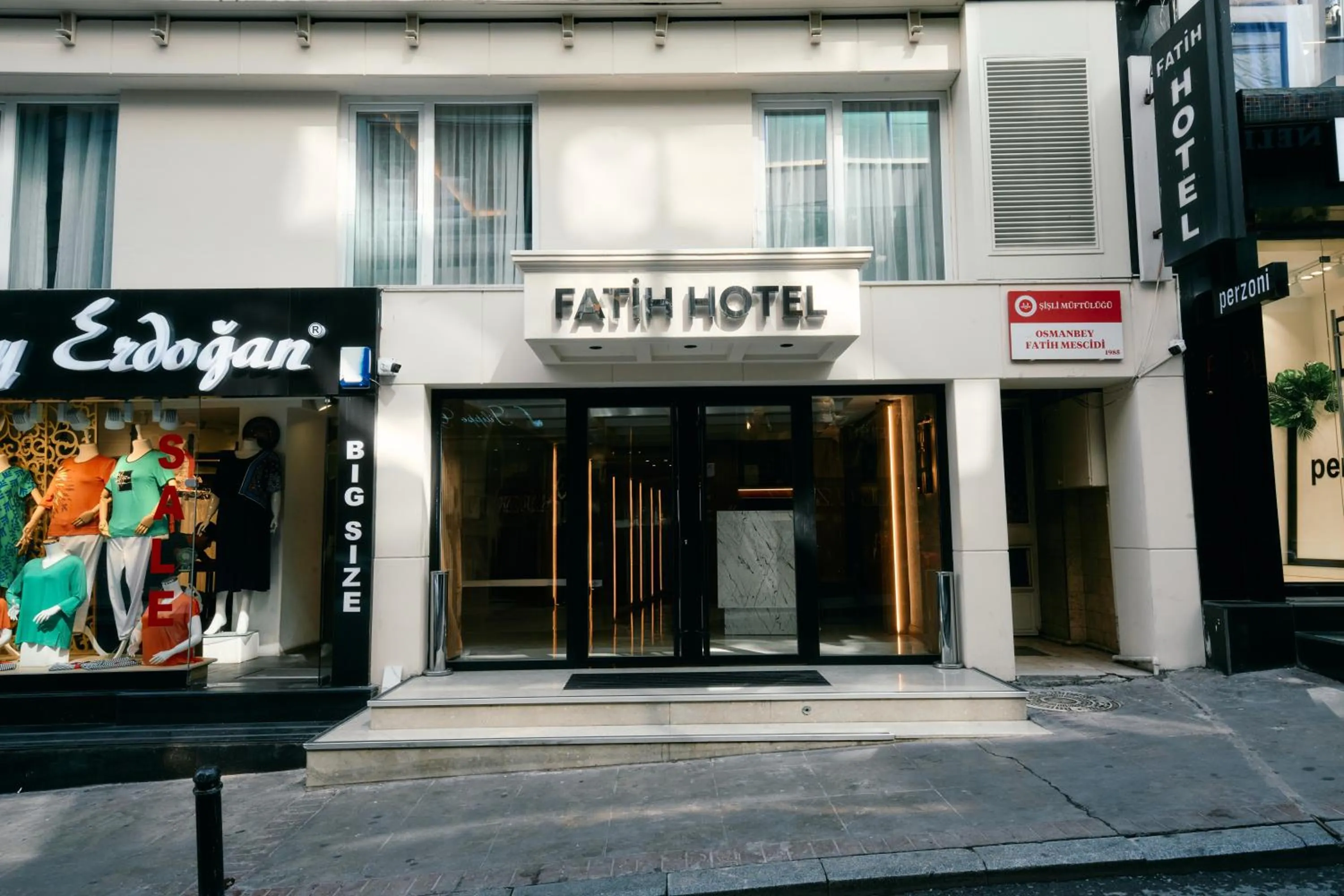Facade/entrance in Osmanbey Fatih Hotel