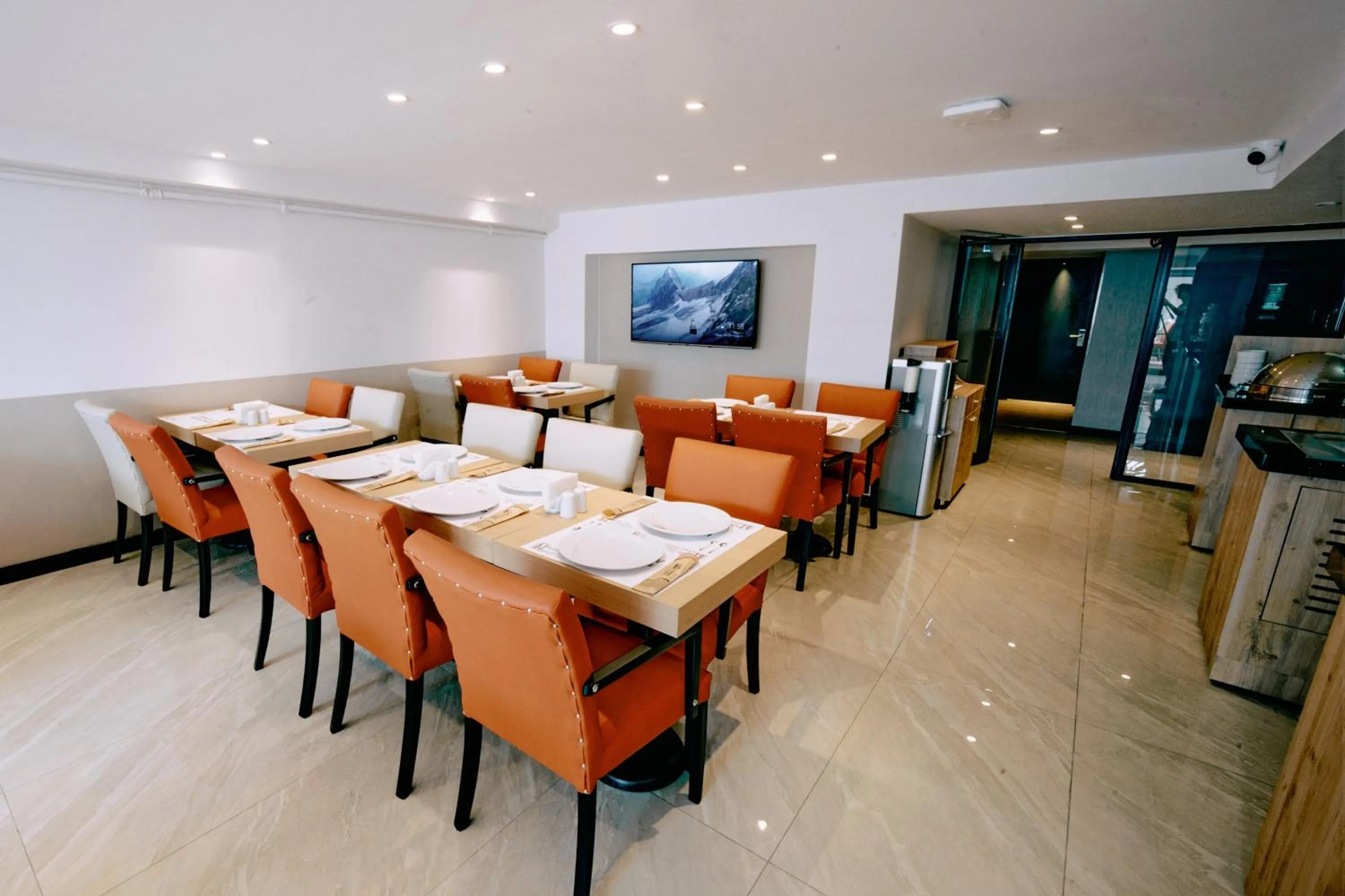 Restaurant/places to eat in Osmanbey Fatih Hotel