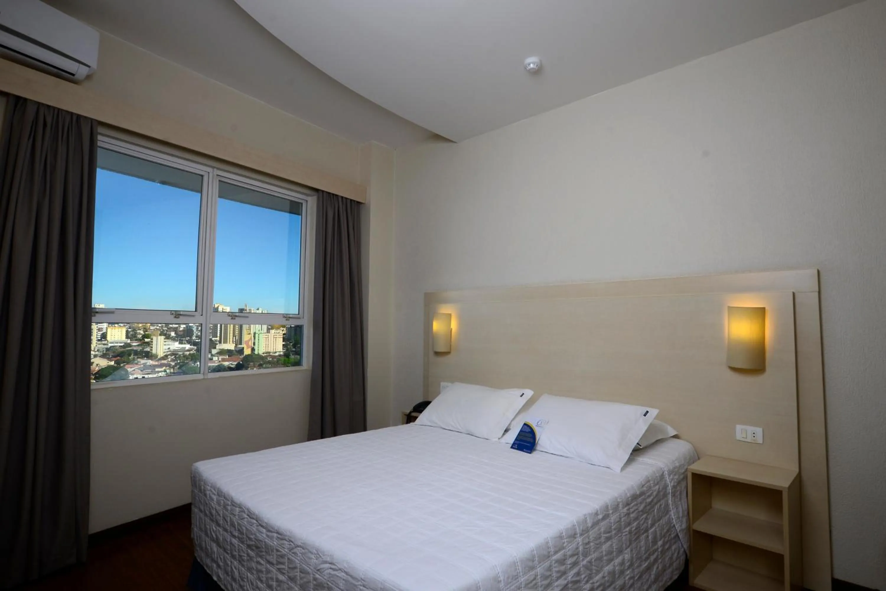 Photo of the whole room, Bed in Golden Blue Hotel