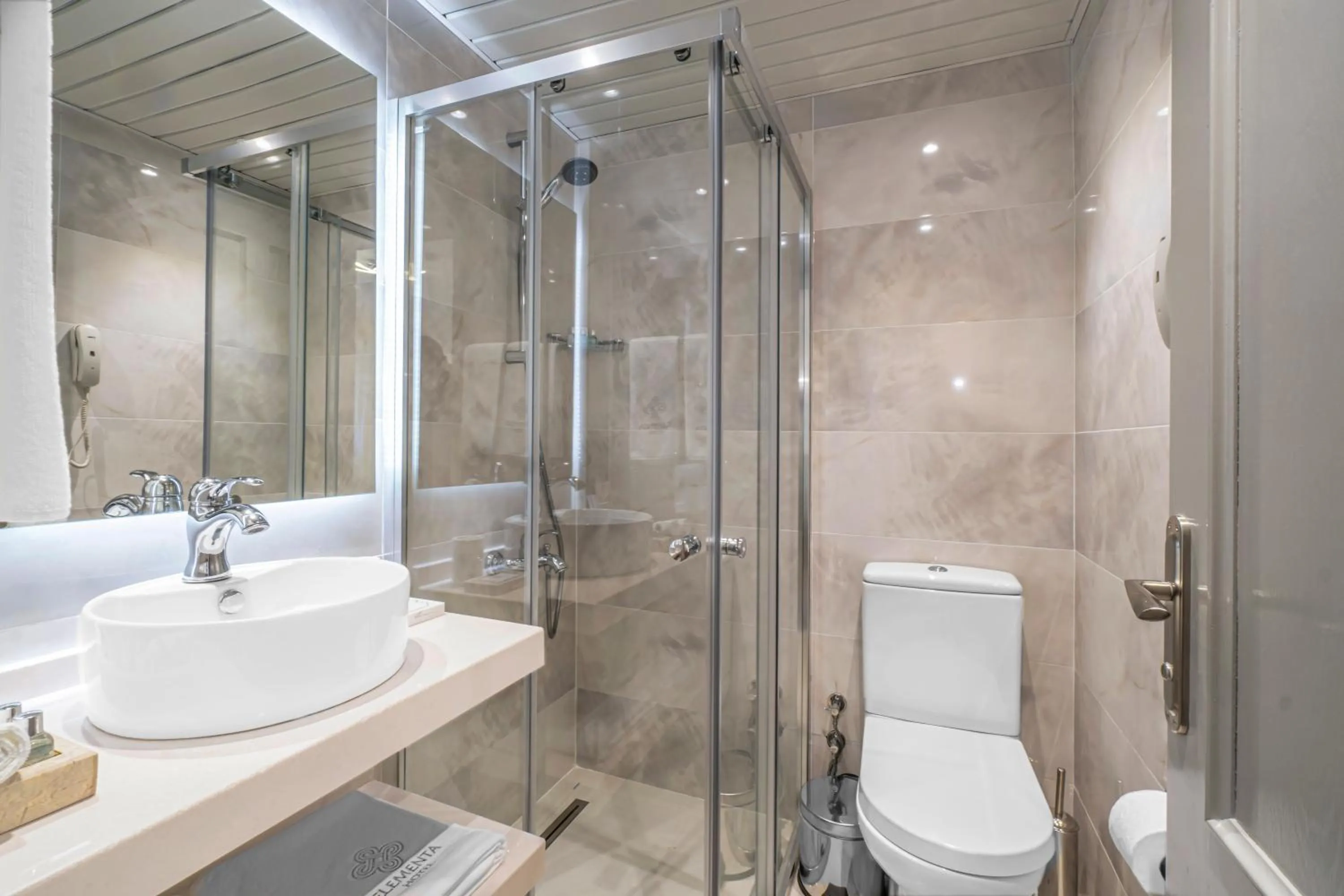 Bathroom in Elementa Boutique Hotel - Adults Only