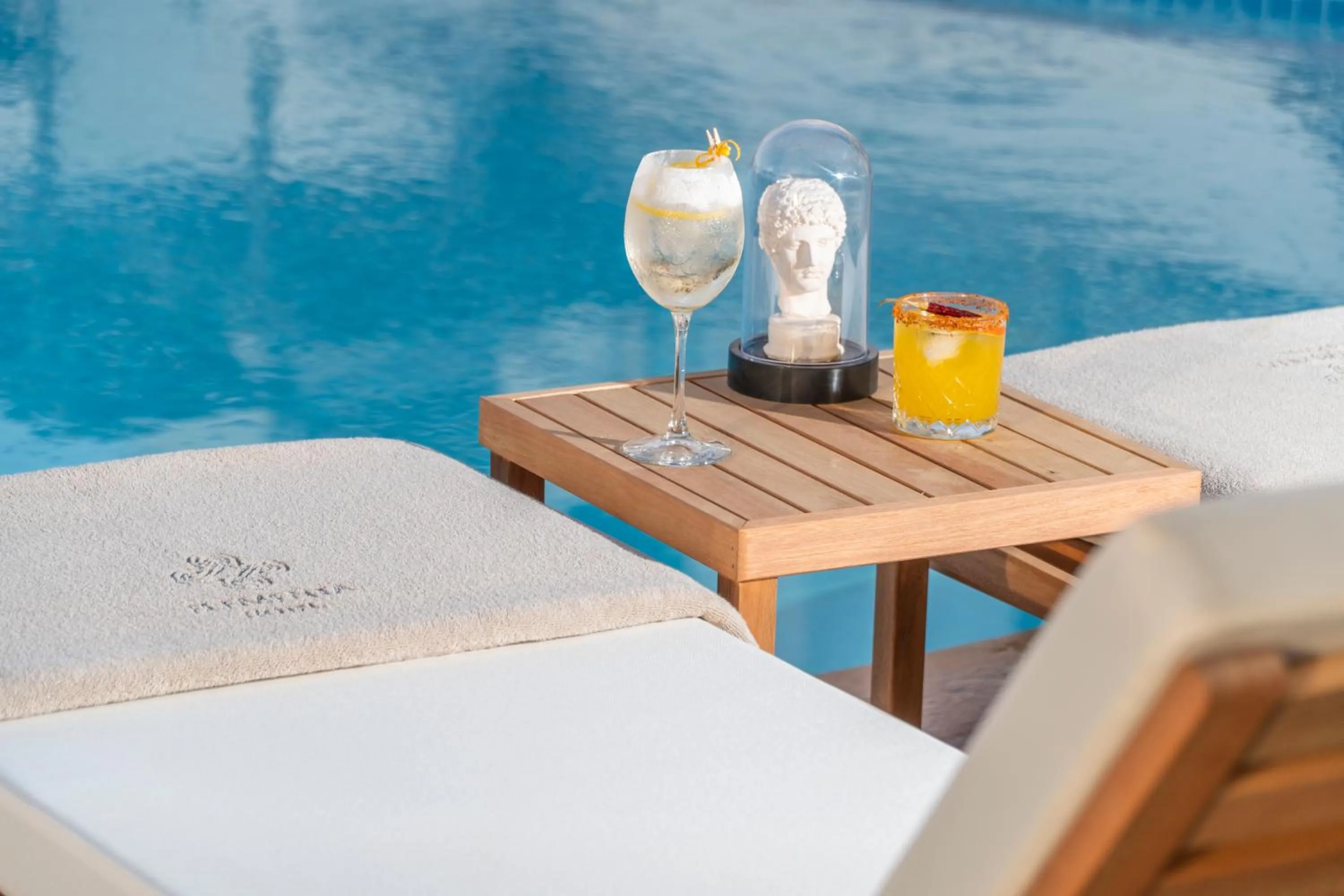 Food and drinks in Elementa Boutique Hotel - Adults Only