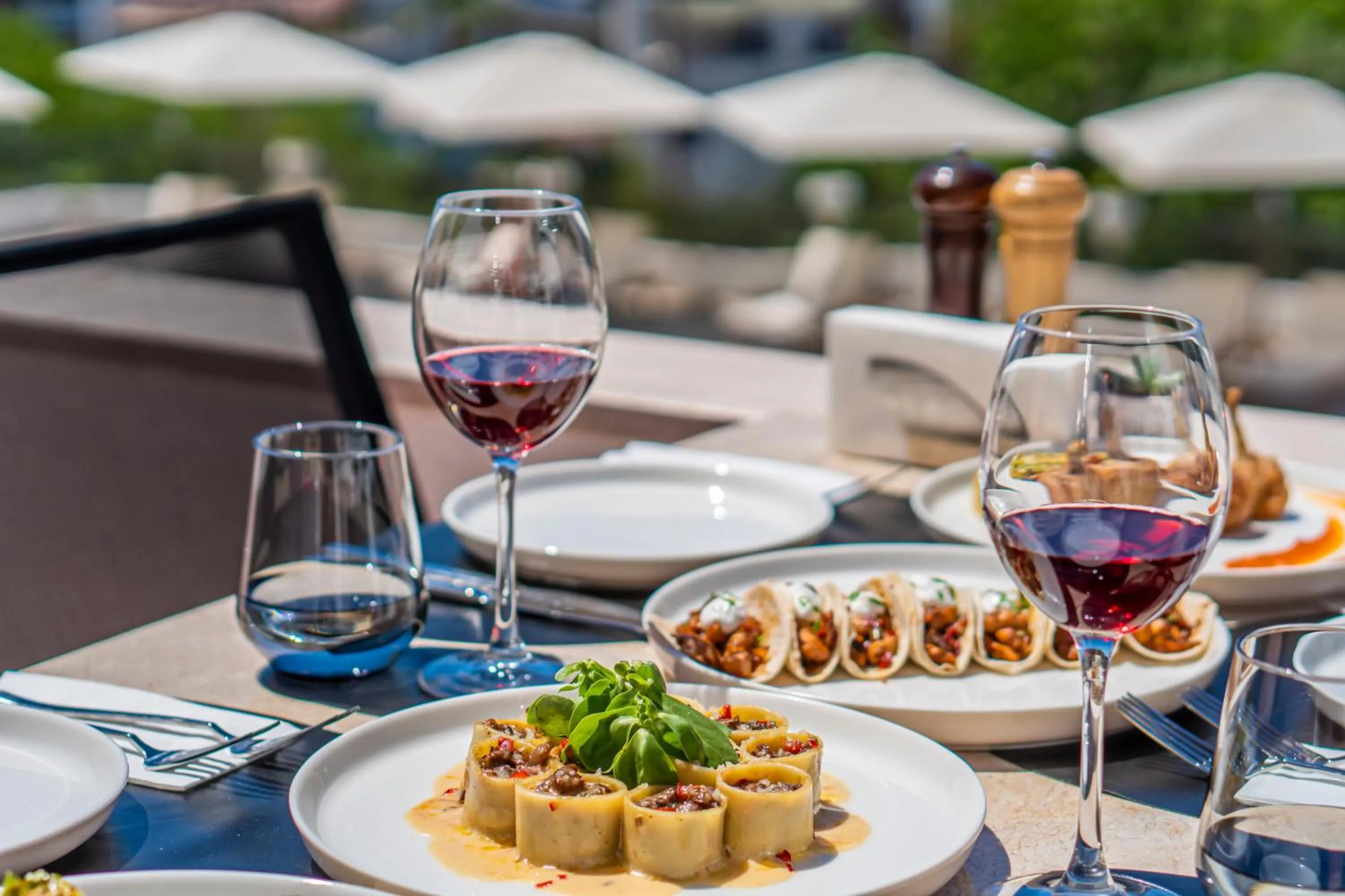 Food and drinks in Elementa Boutique Hotel - Adults Only