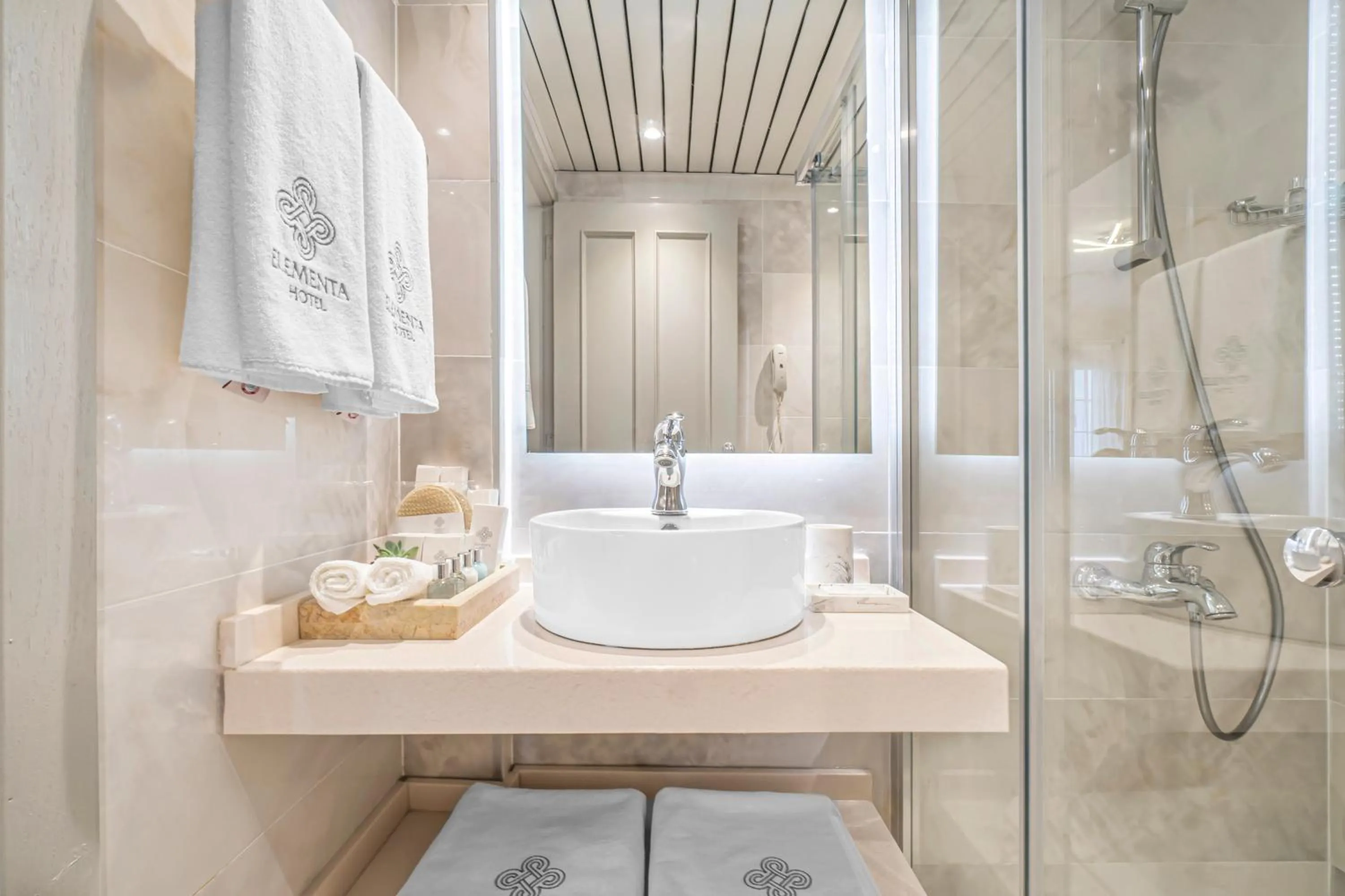 Bathroom in Elementa Boutique Hotel - Adults Only