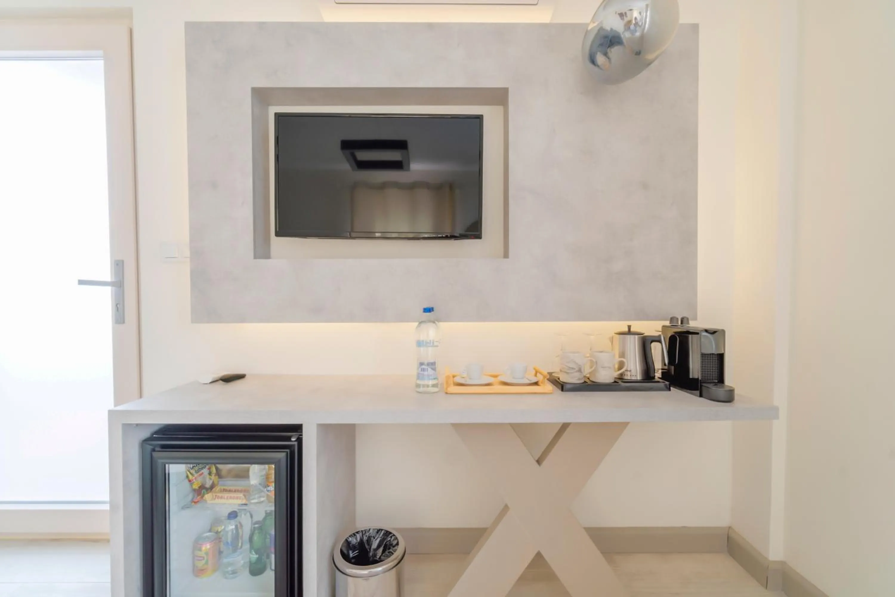 Coffee/tea facilities in Elementa Boutique Hotel - Adults Only