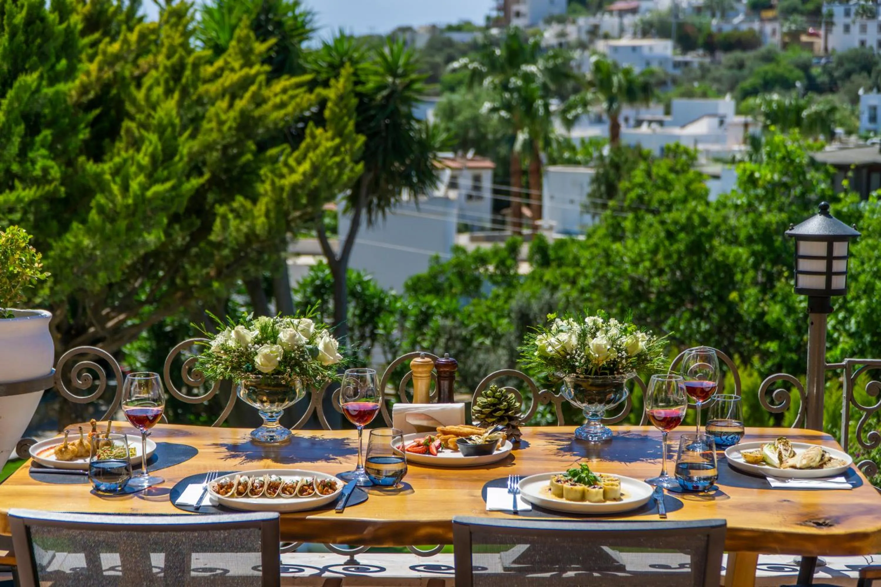 Food and drinks in Elementa Boutique Hotel - Adults Only