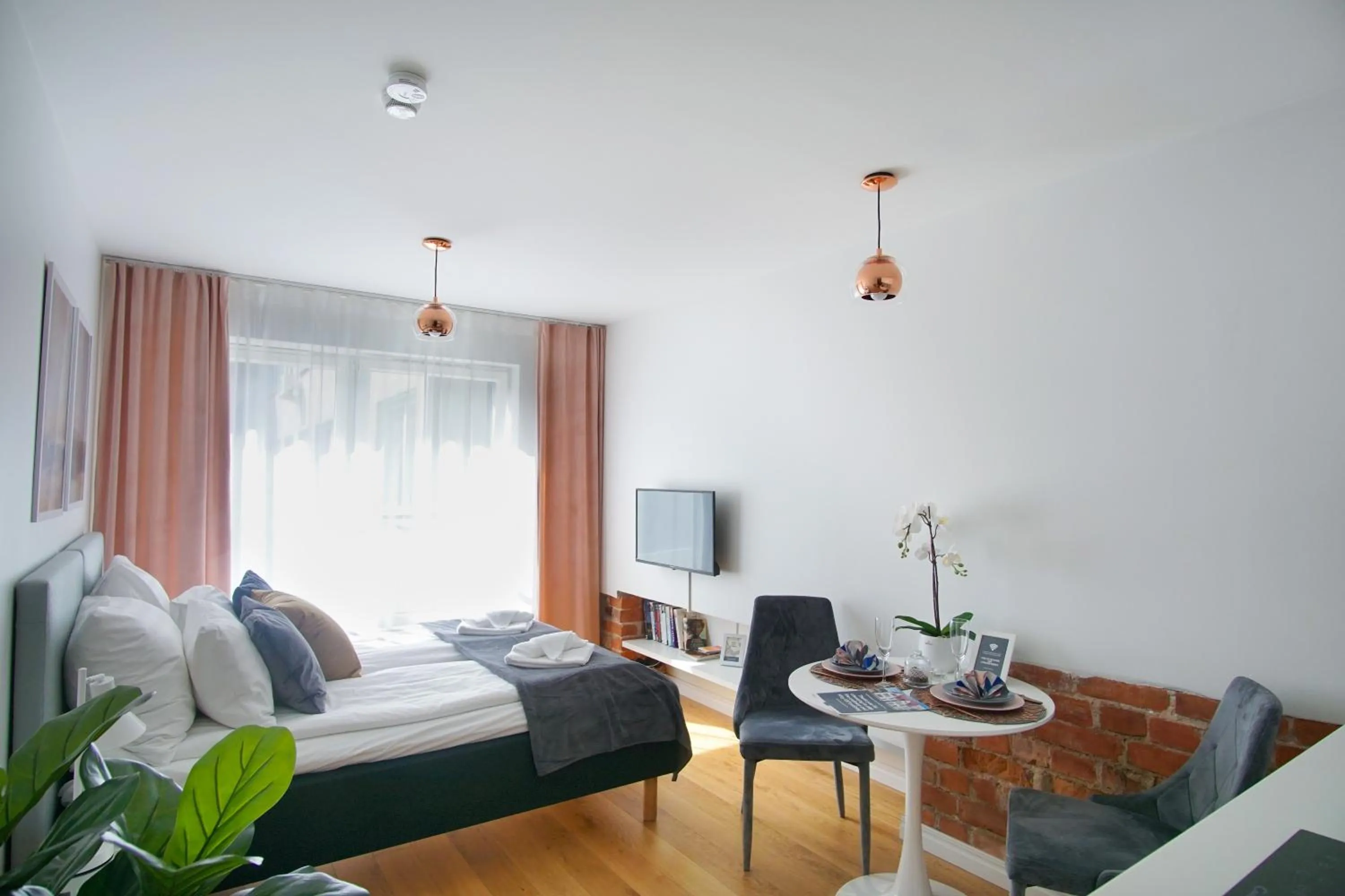 Living room, Bed in Bob W Tallinn City Centre - Avangard