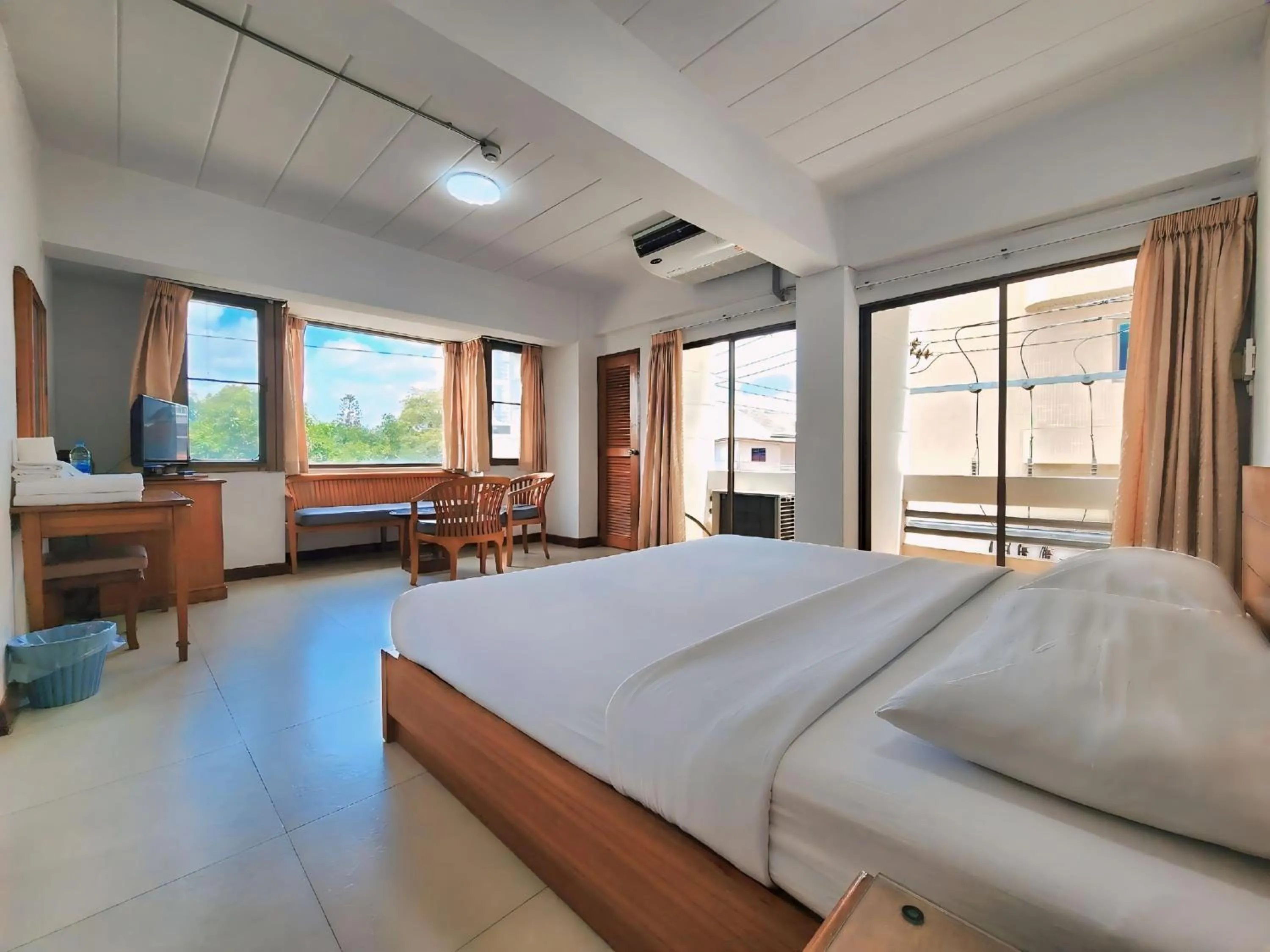 Bed in Siam Palace Hotel