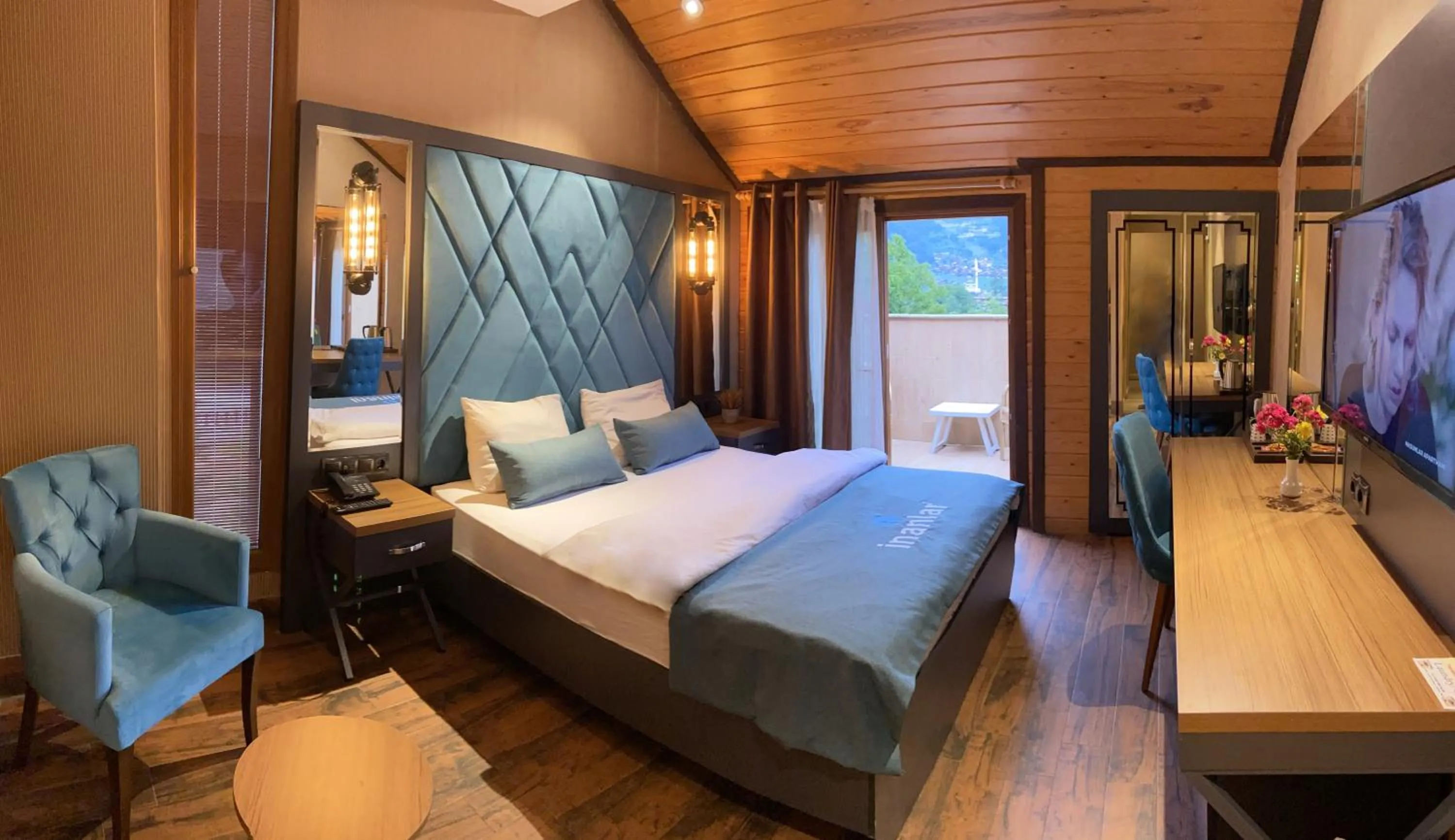 Balcony/Terrace, Bed in Inanlar Garden Hotel & Bungalow