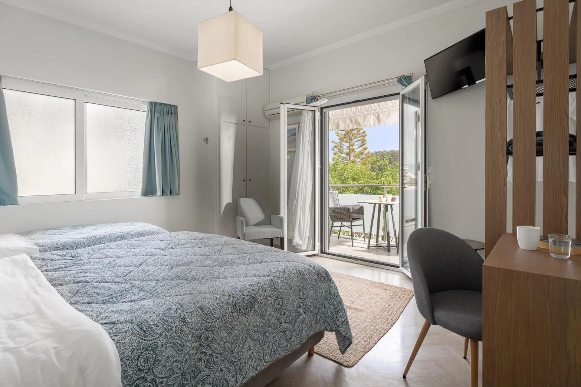 Bed in Captain's Seafront Apartments