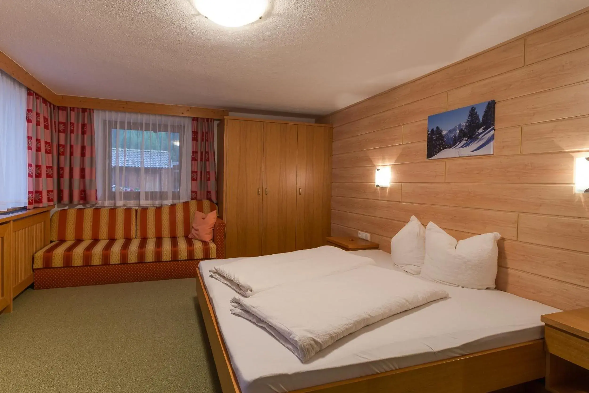 Triple Room with Balcony in Albert'n Haus Triple Room with Balcony in Albert'n Haus