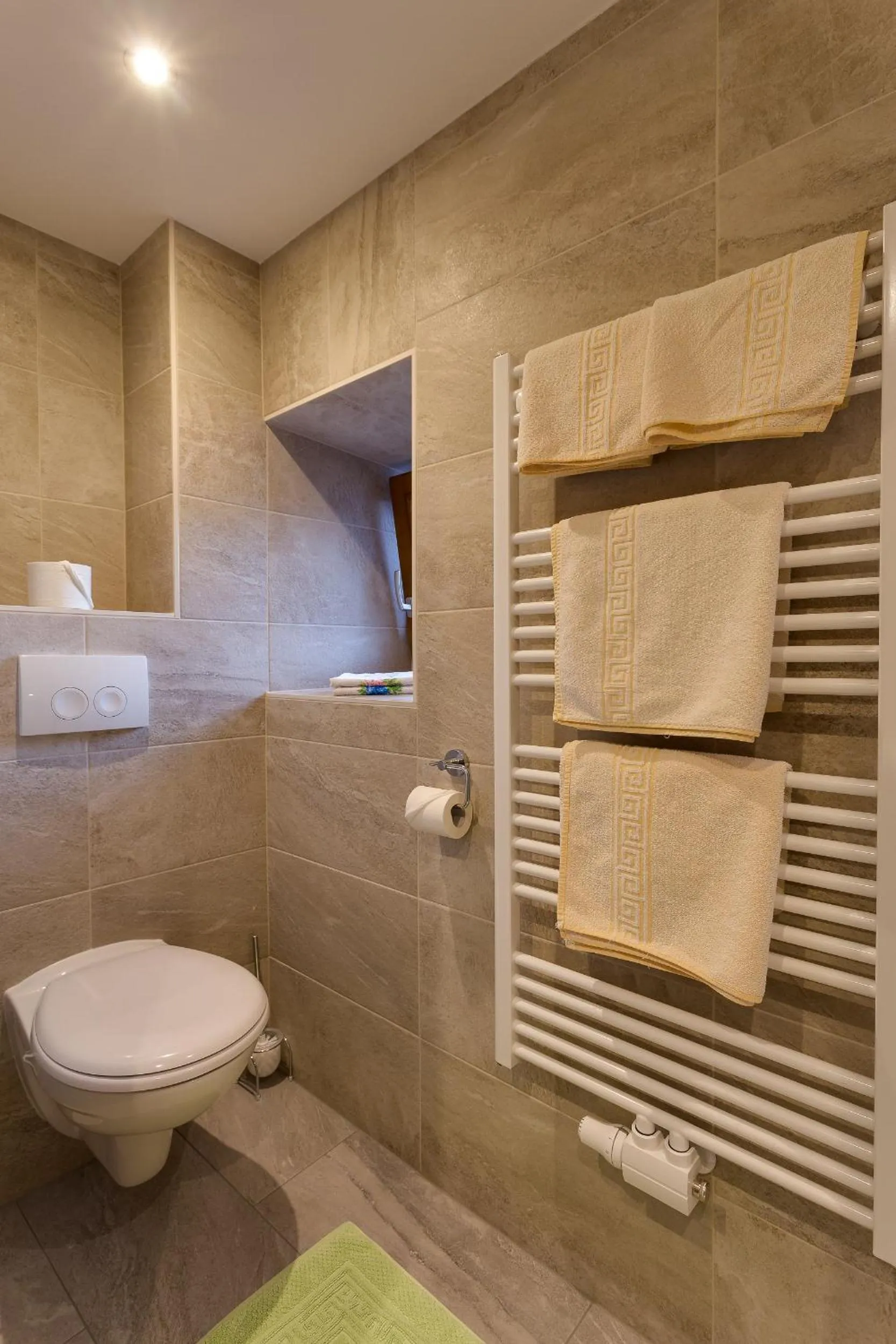 Toilet in Albert'n Haus