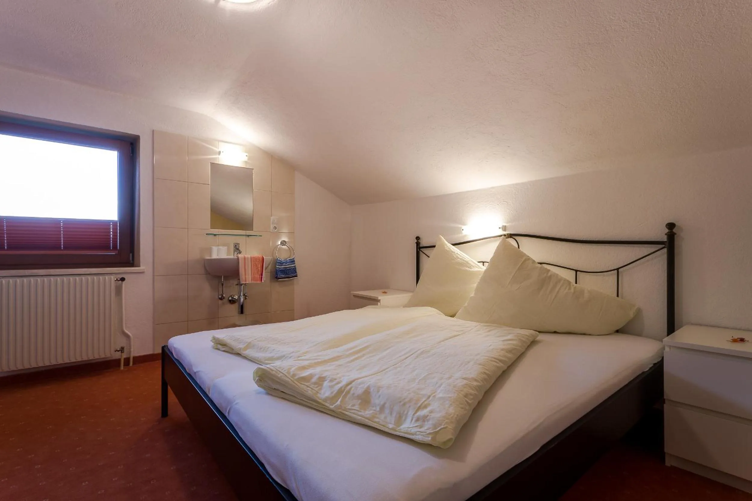 Day, Bed in Albert'n Haus