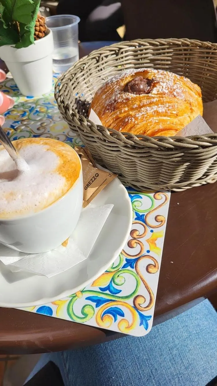 Restaurant/places to eat in Khome Giardini Naxos