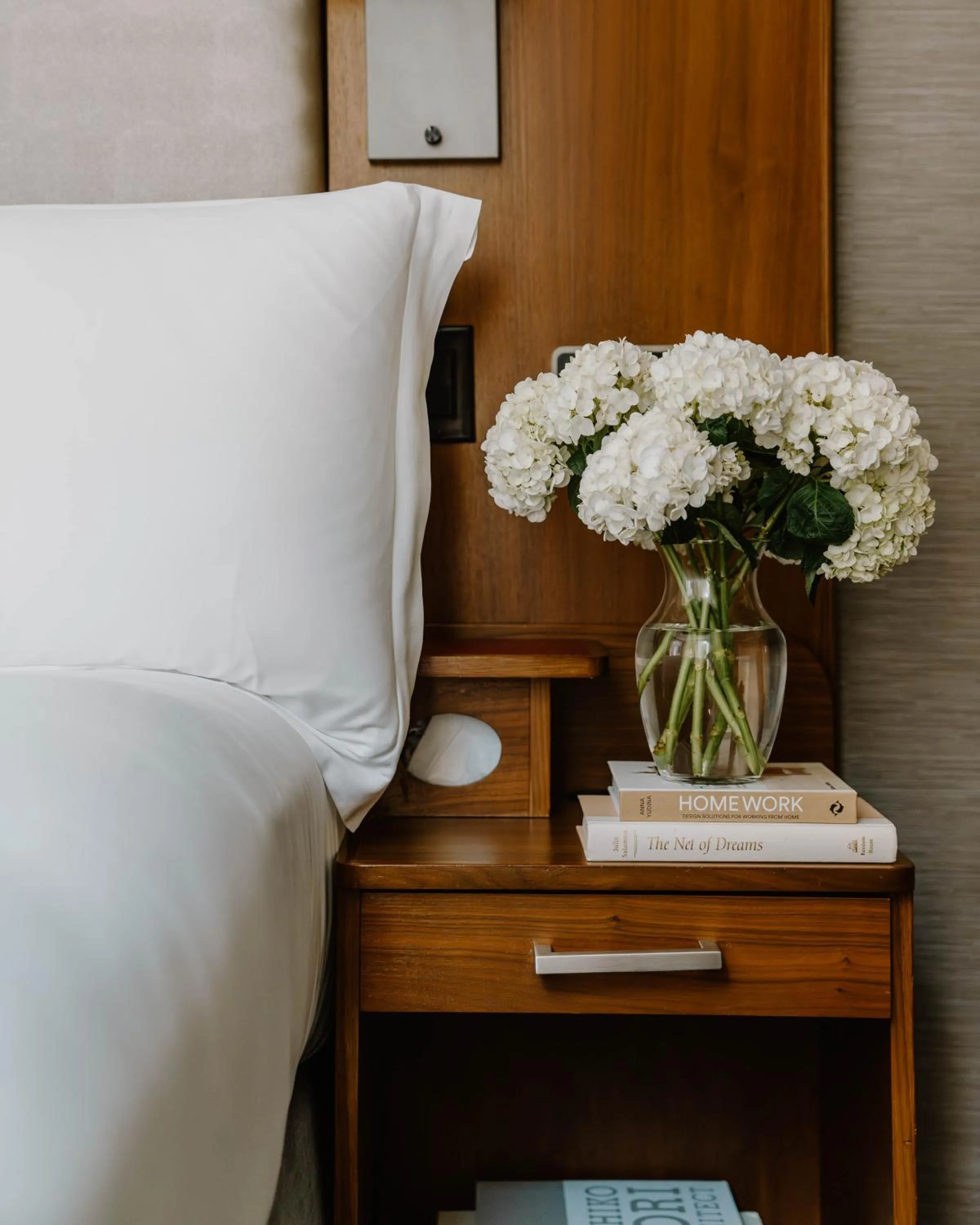 Bedroom, Bed in Club Quarters Hotel Grand Central, New York
