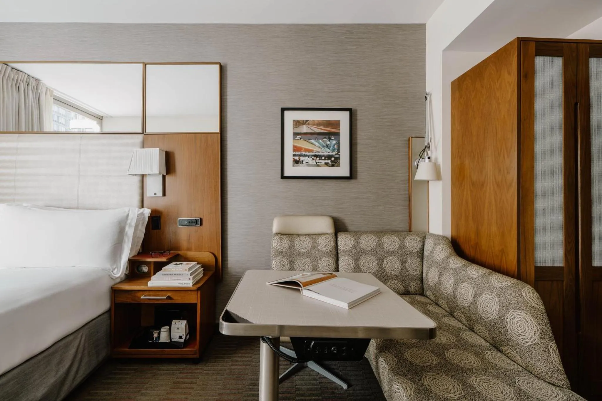 Photo of the whole room, Bed in Club Quarters Hotel Grand Central, New York