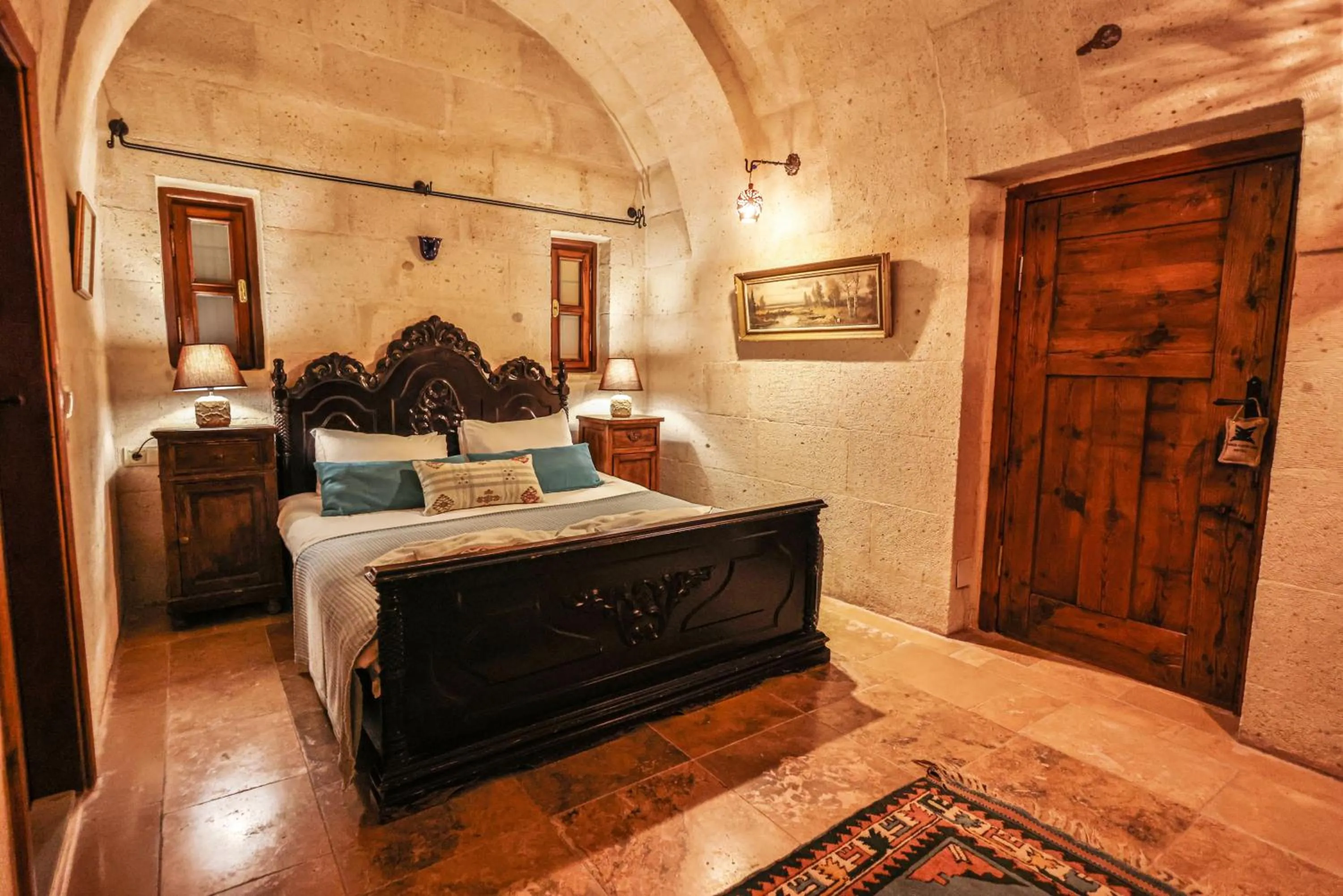 Bed in Cappadocia Eagle Cave Inn