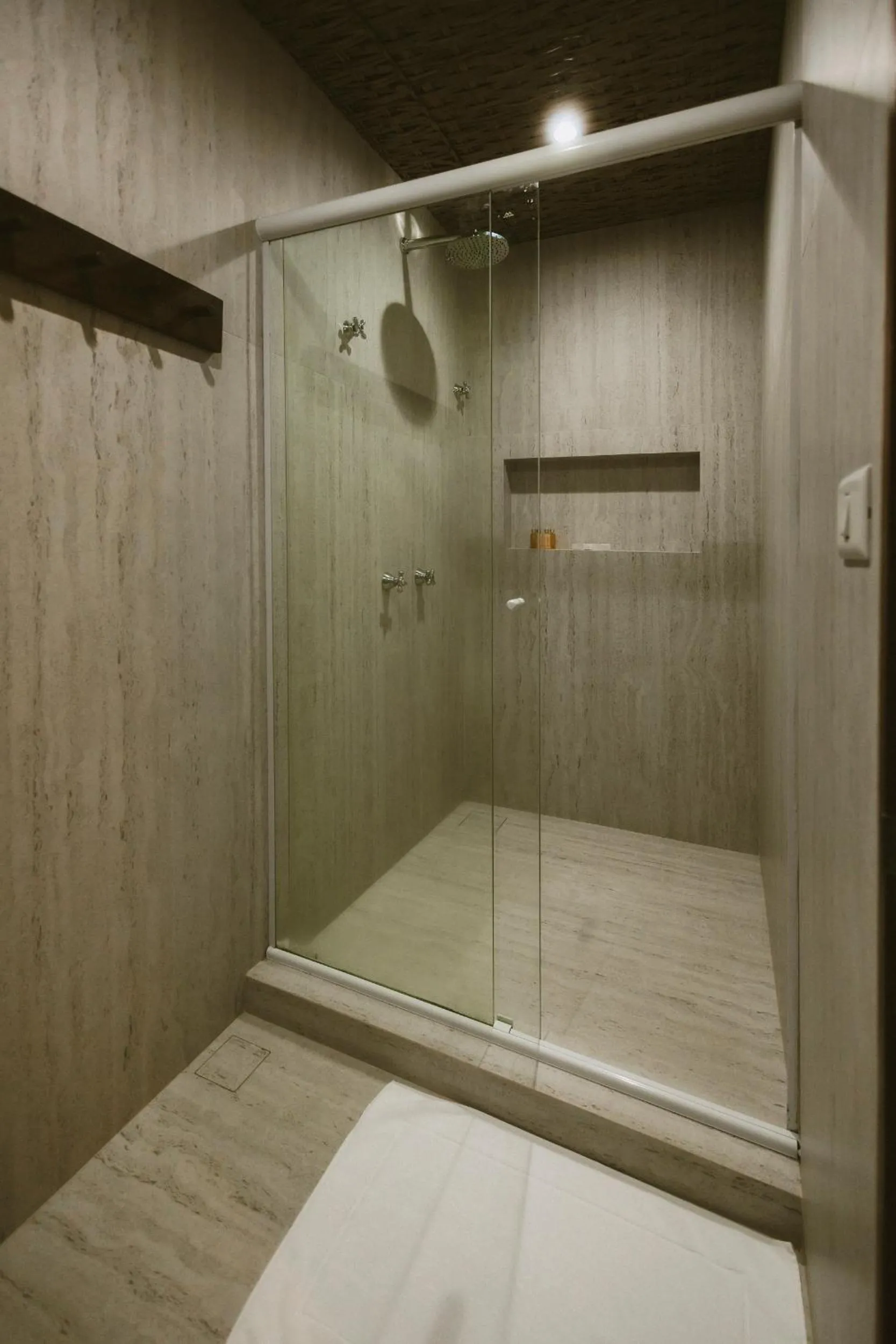 Shower in Pousada Maravilha