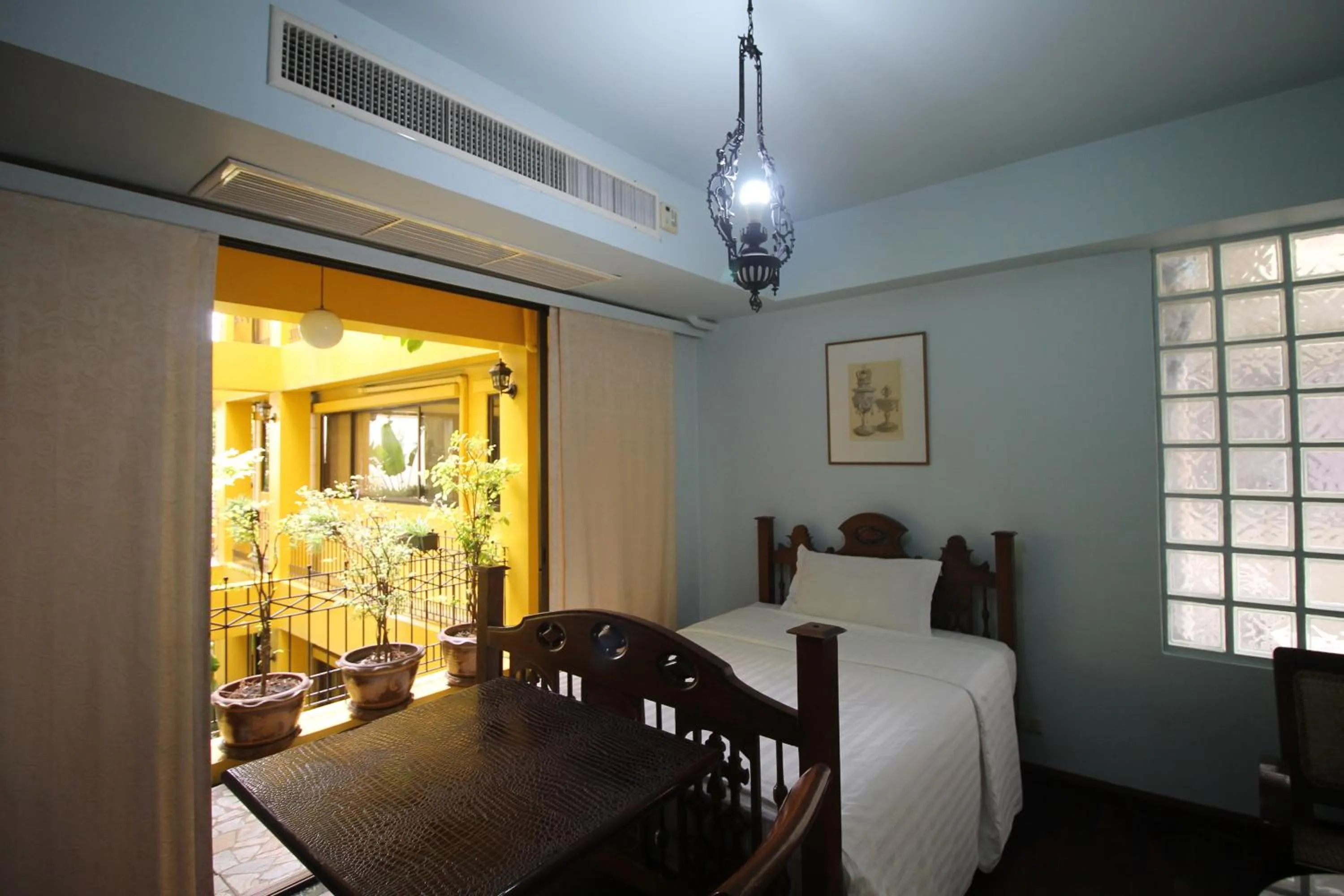 Sourire at Rattanakosin Island Hotel