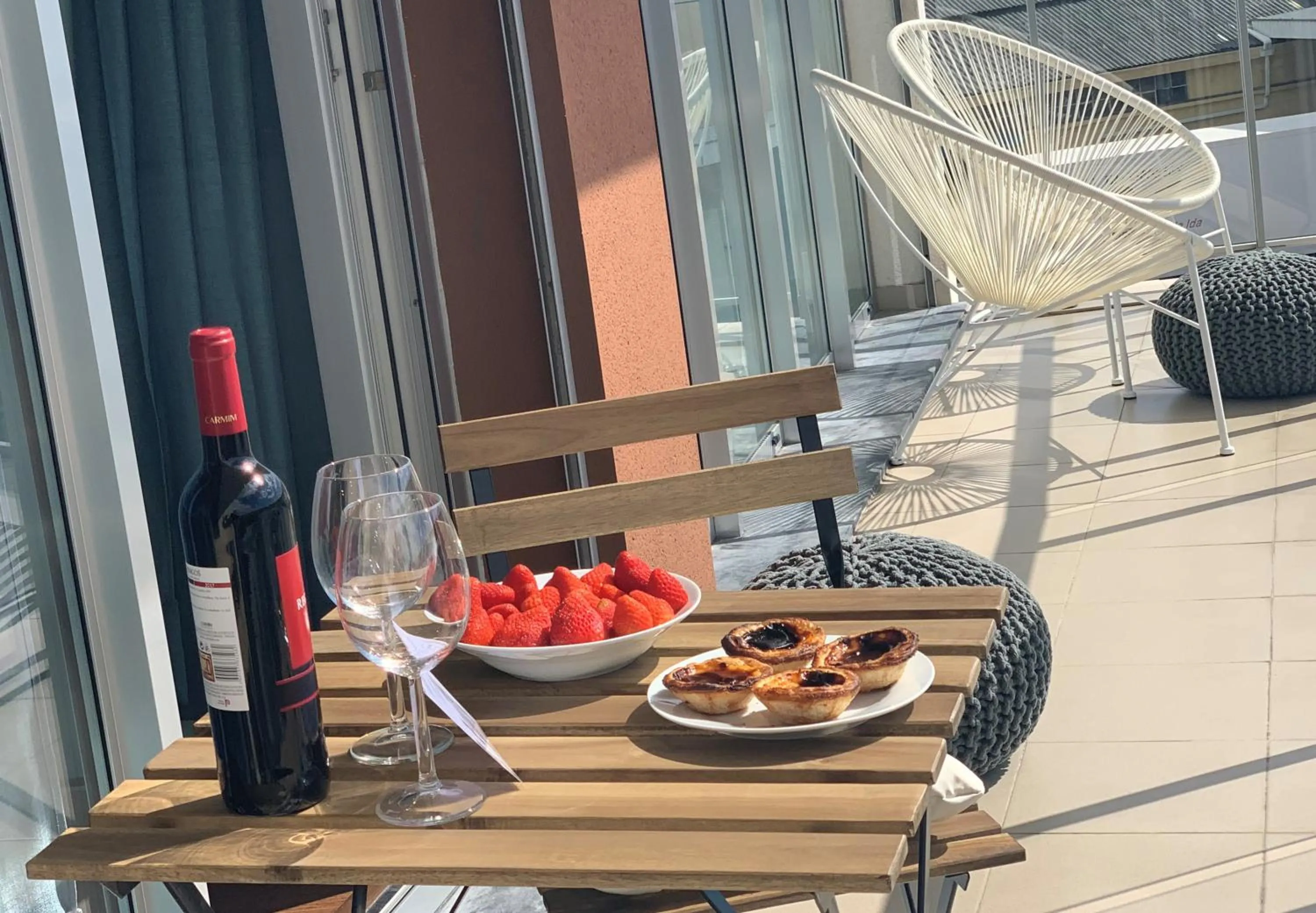 Balcony/Terrace in Charming Apartment with Balcony & Pool