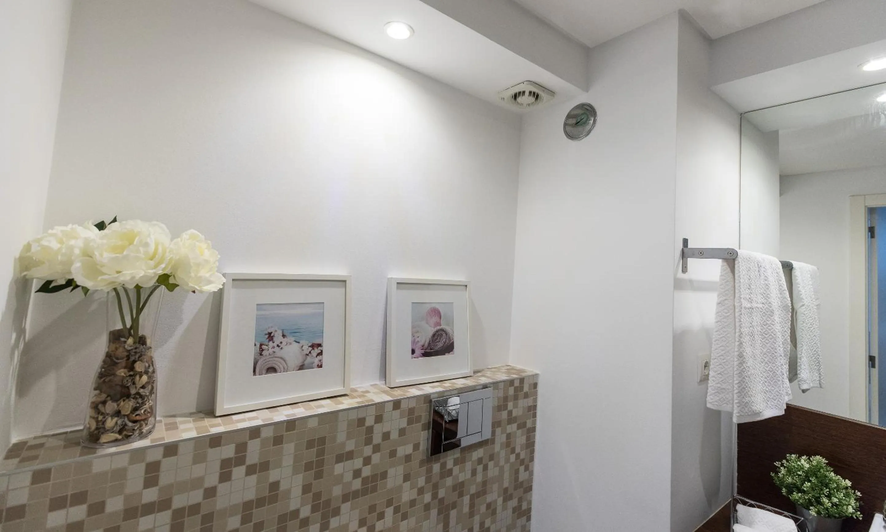 Bathroom in Charming Apartment with Balcony & Pool