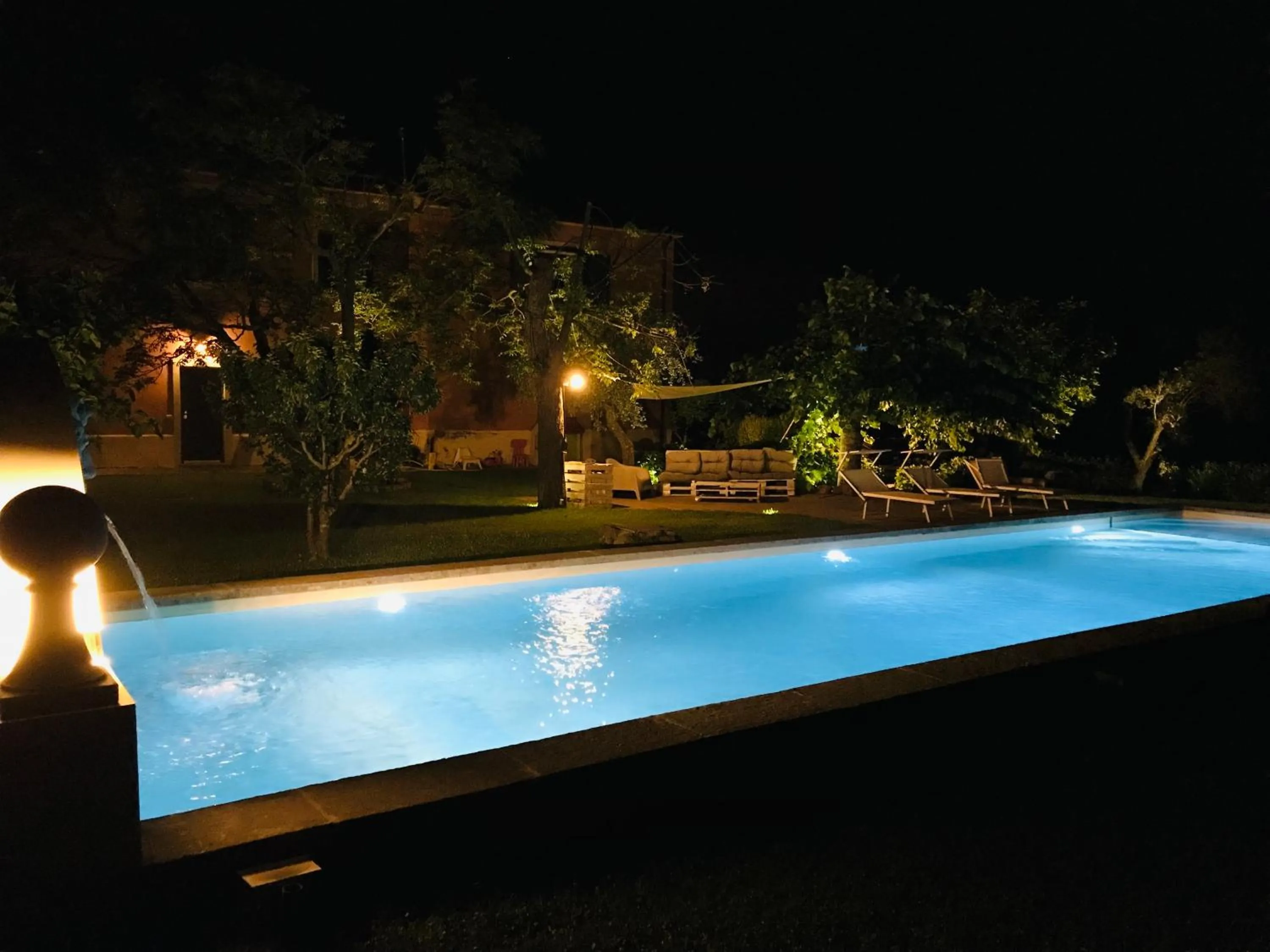 Swimming pool in Ippocastano B&B