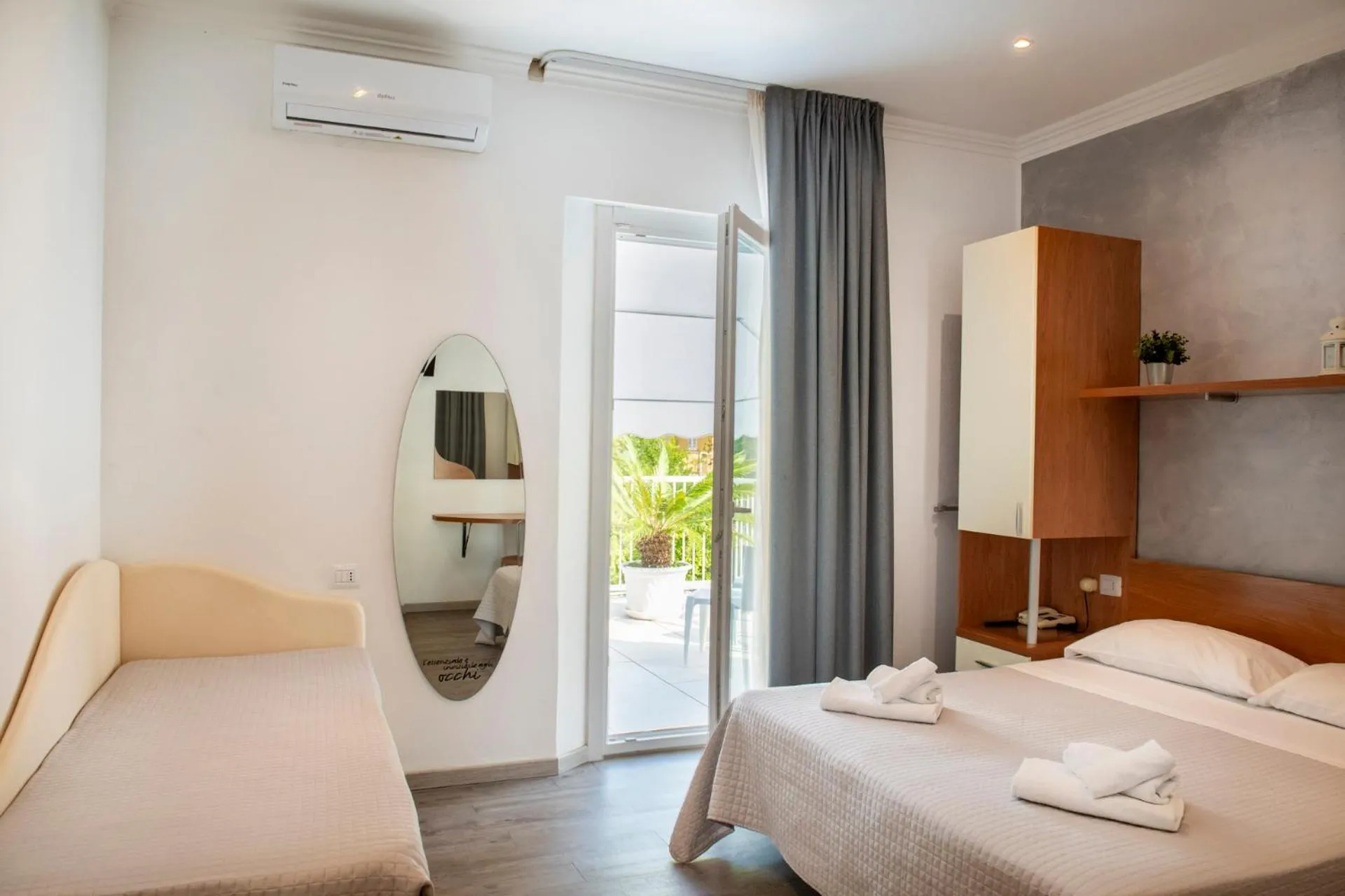 Bedroom, Bed in Hotel Hawaii Bed and Coffee