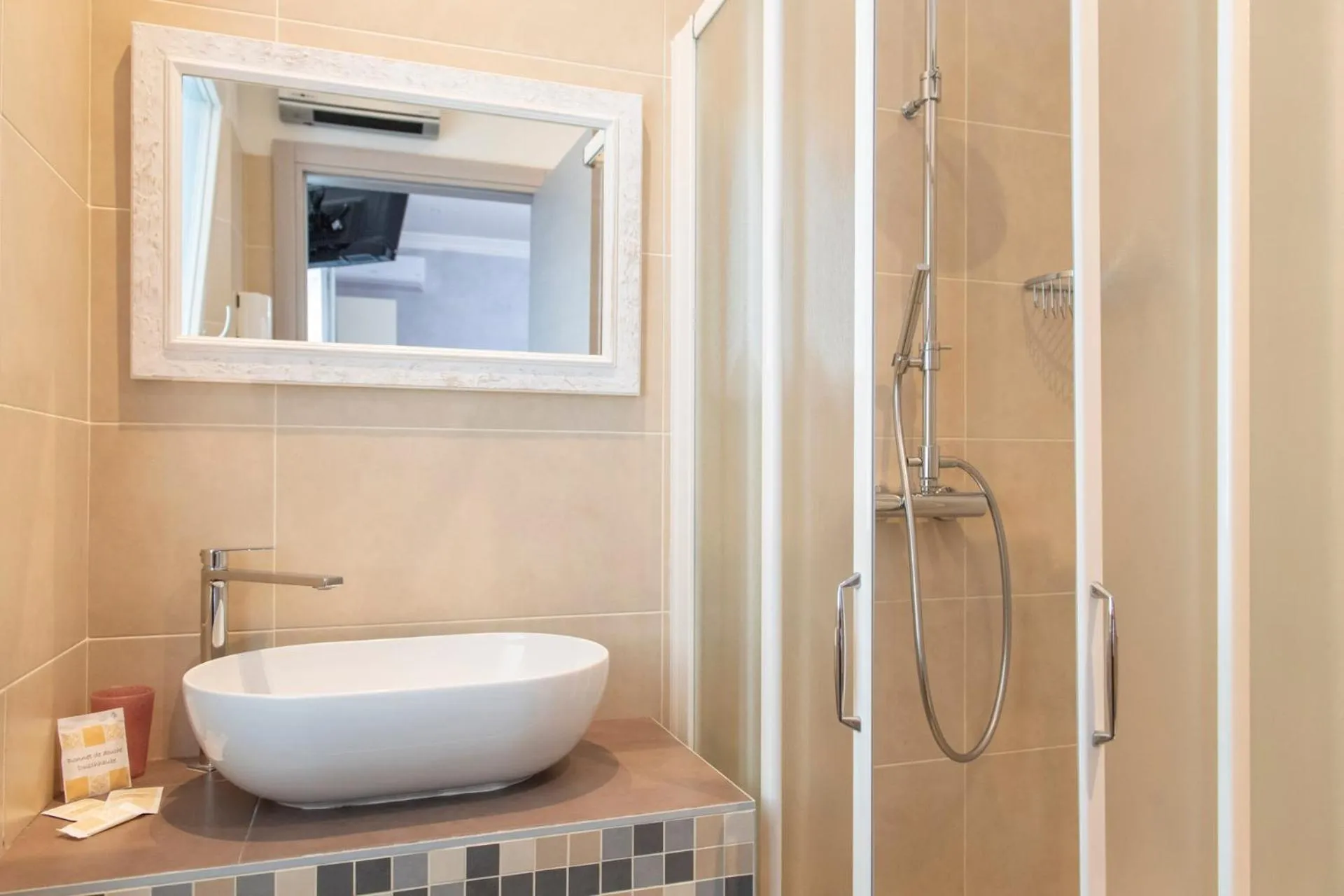 Bathroom in Hotel Hawaii Bed and Coffee