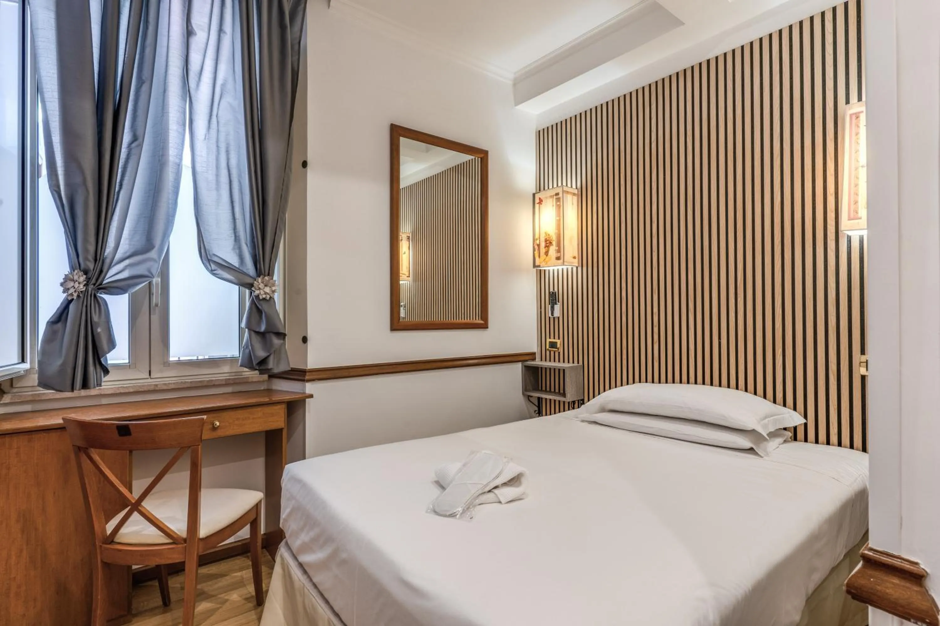 Bedroom, Bed in Hotel Santa Prassede