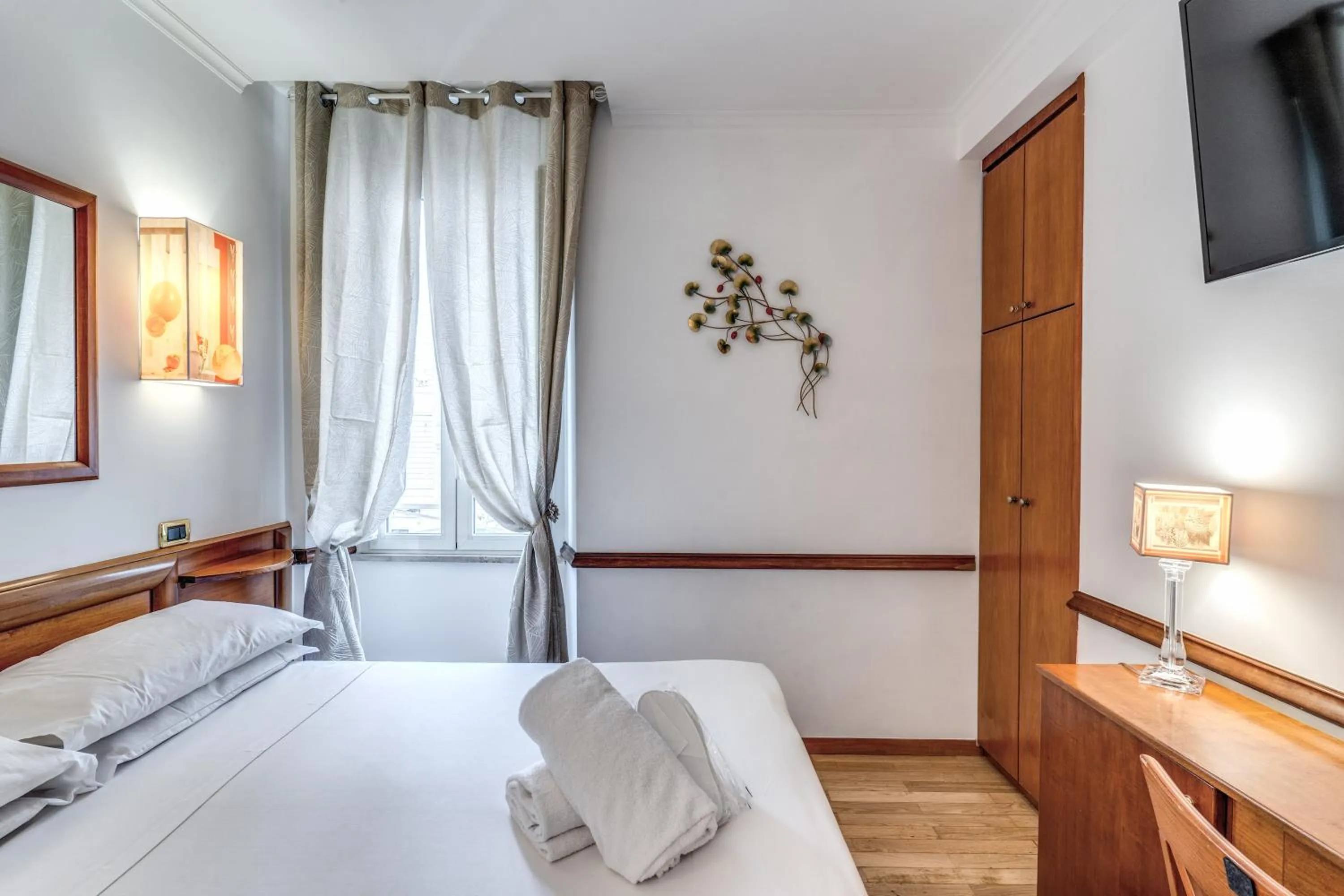 TV and multimedia, Bed in Hotel Santa Prassede