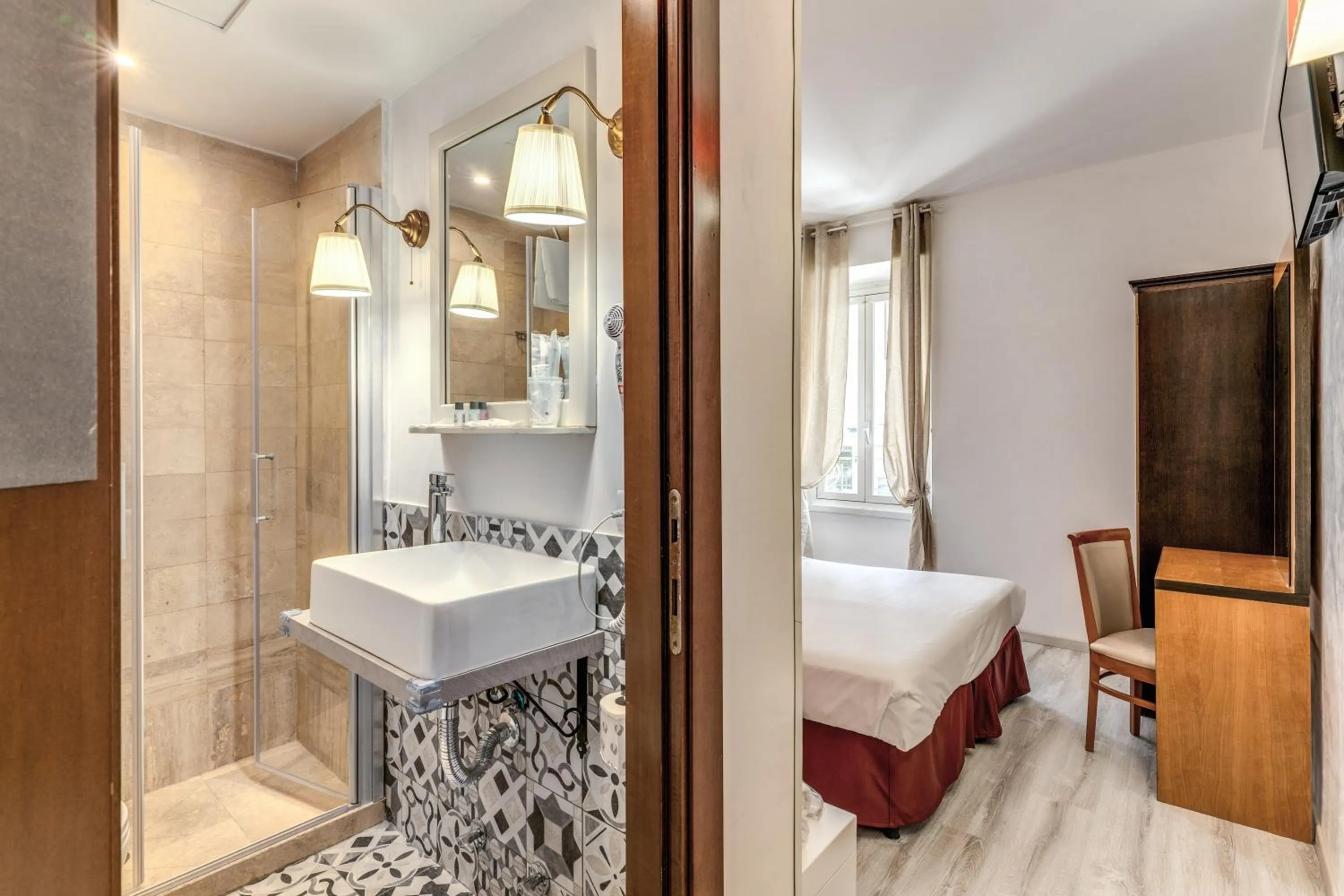 Photo of the whole room, Bed in Hotel Santa Prassede