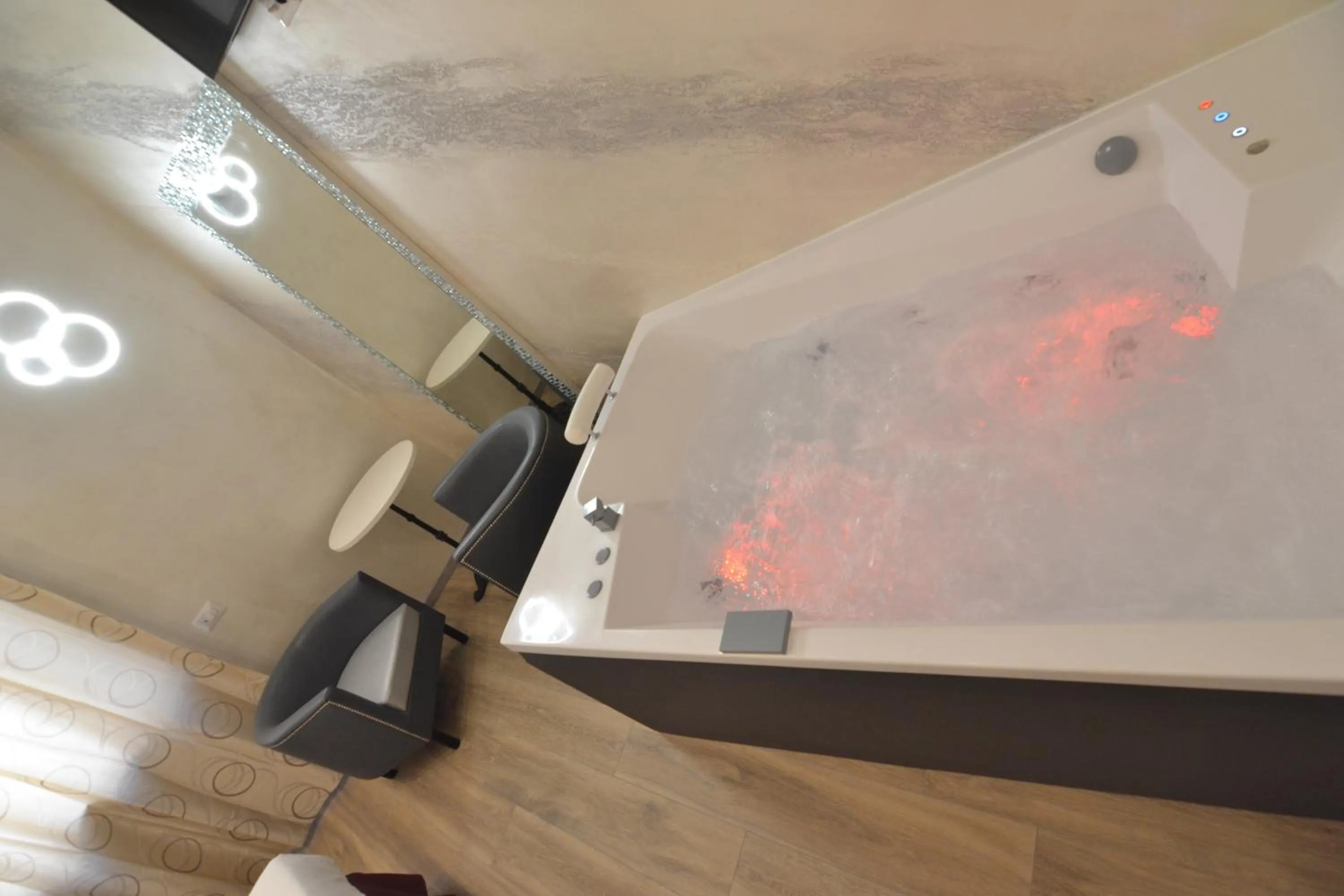 Hot Tub in Hotel Santa Prassede