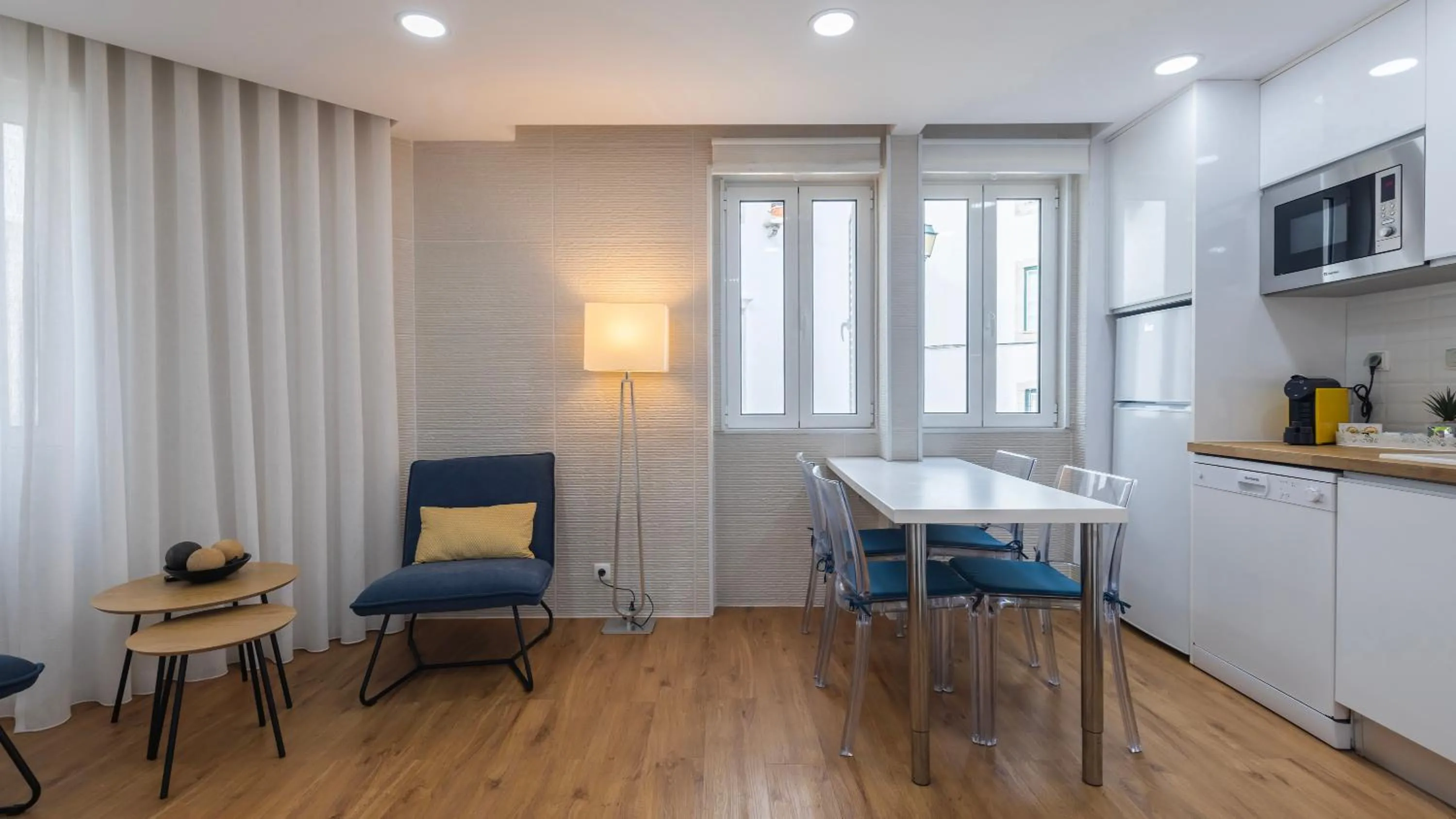 Kitchen or kitchenette in Sítio do Castelo Beach in Cascais by LovelyStay