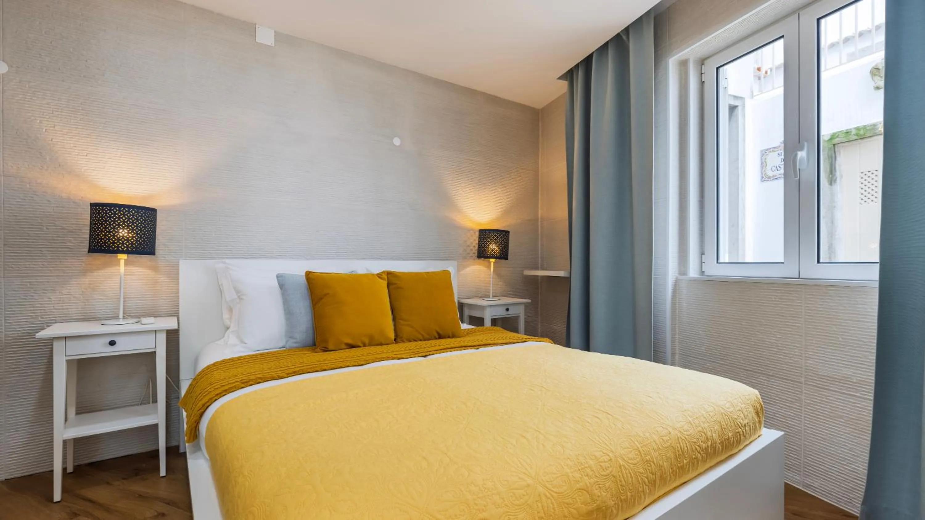 Bed in Sítio do Castelo Beach in Cascais by LovelyStay