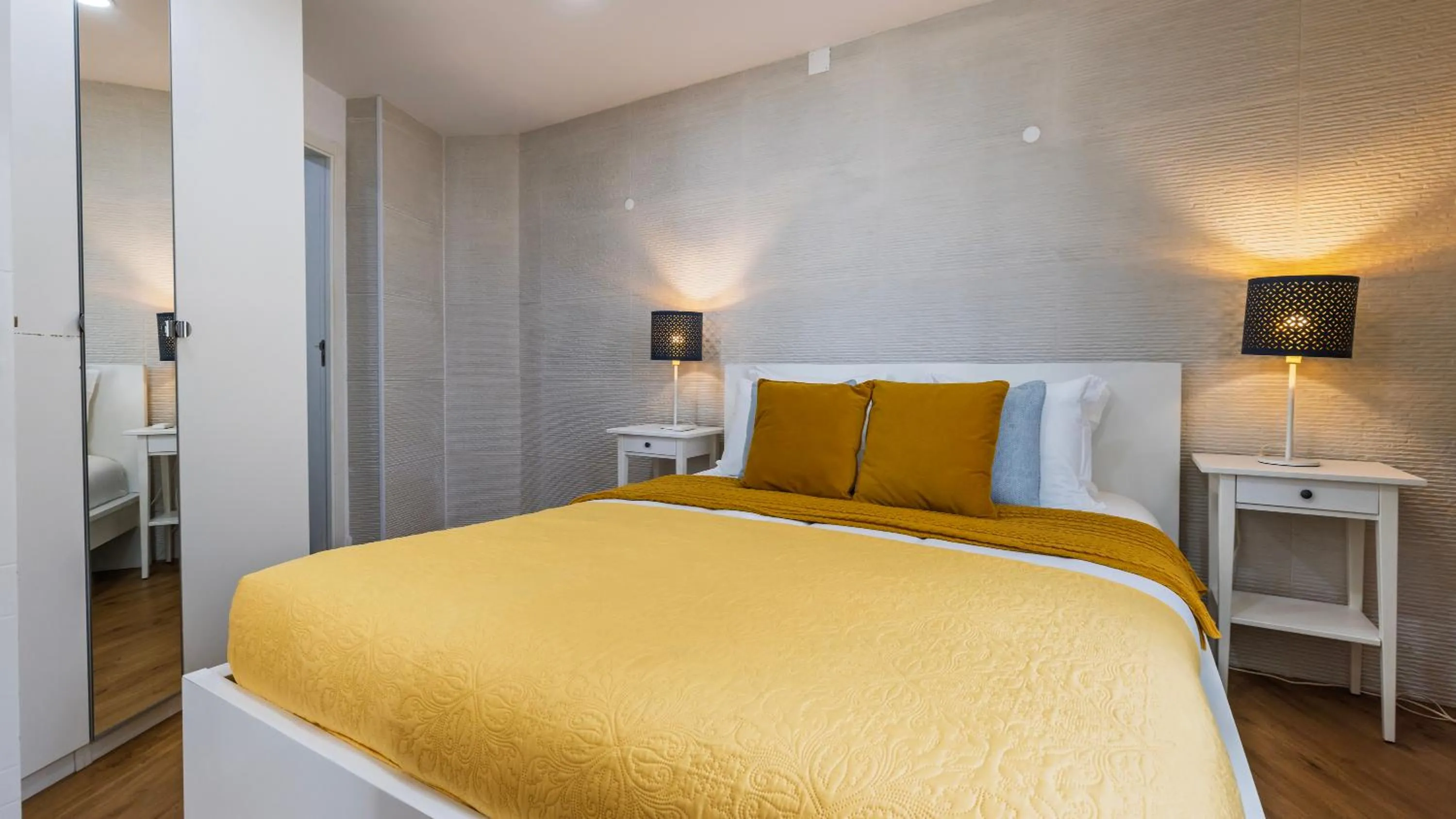 Bed in Sítio do Castelo Beach in Cascais by LovelyStay
