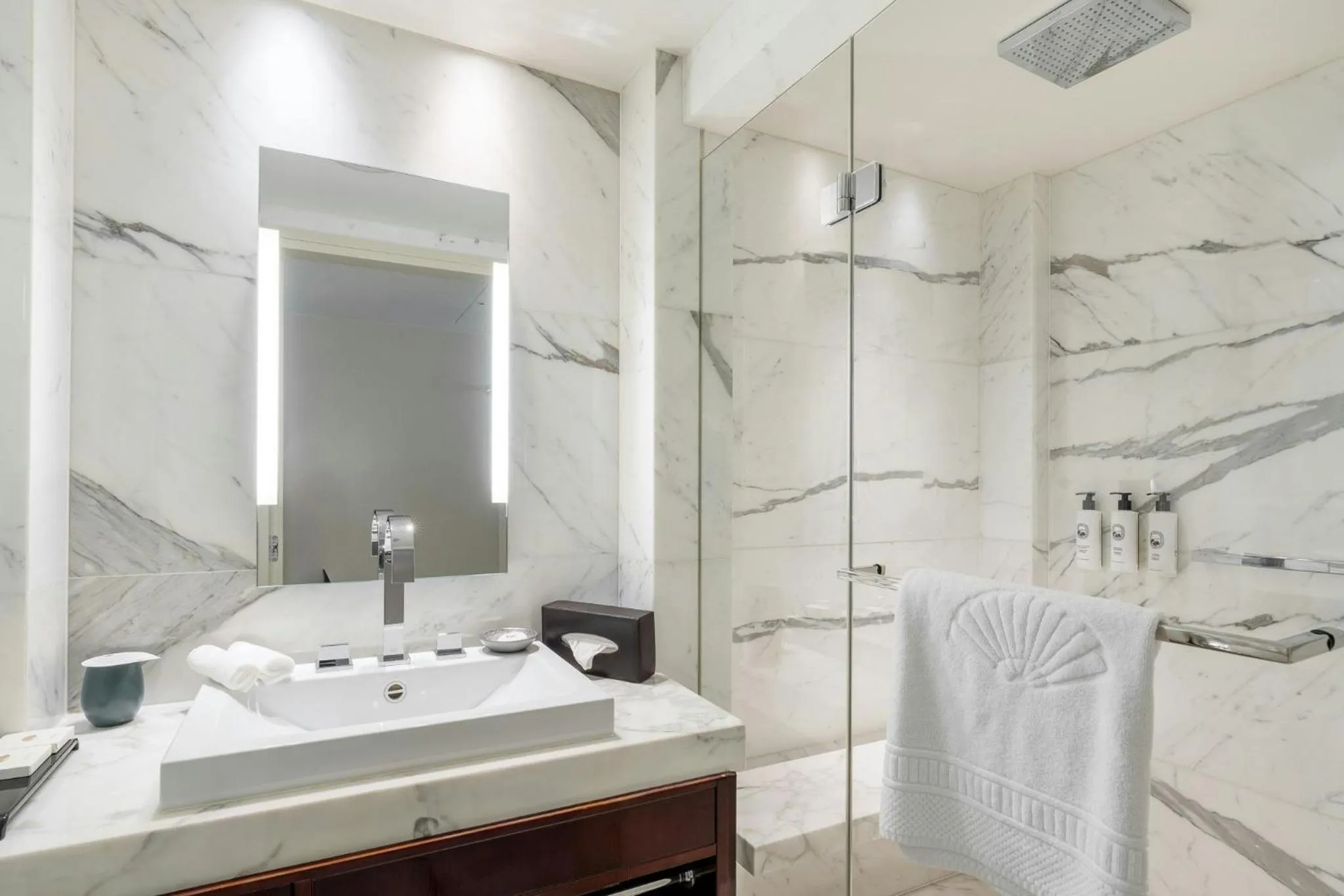 Bathroom in Mandarin Oriental, Geneva