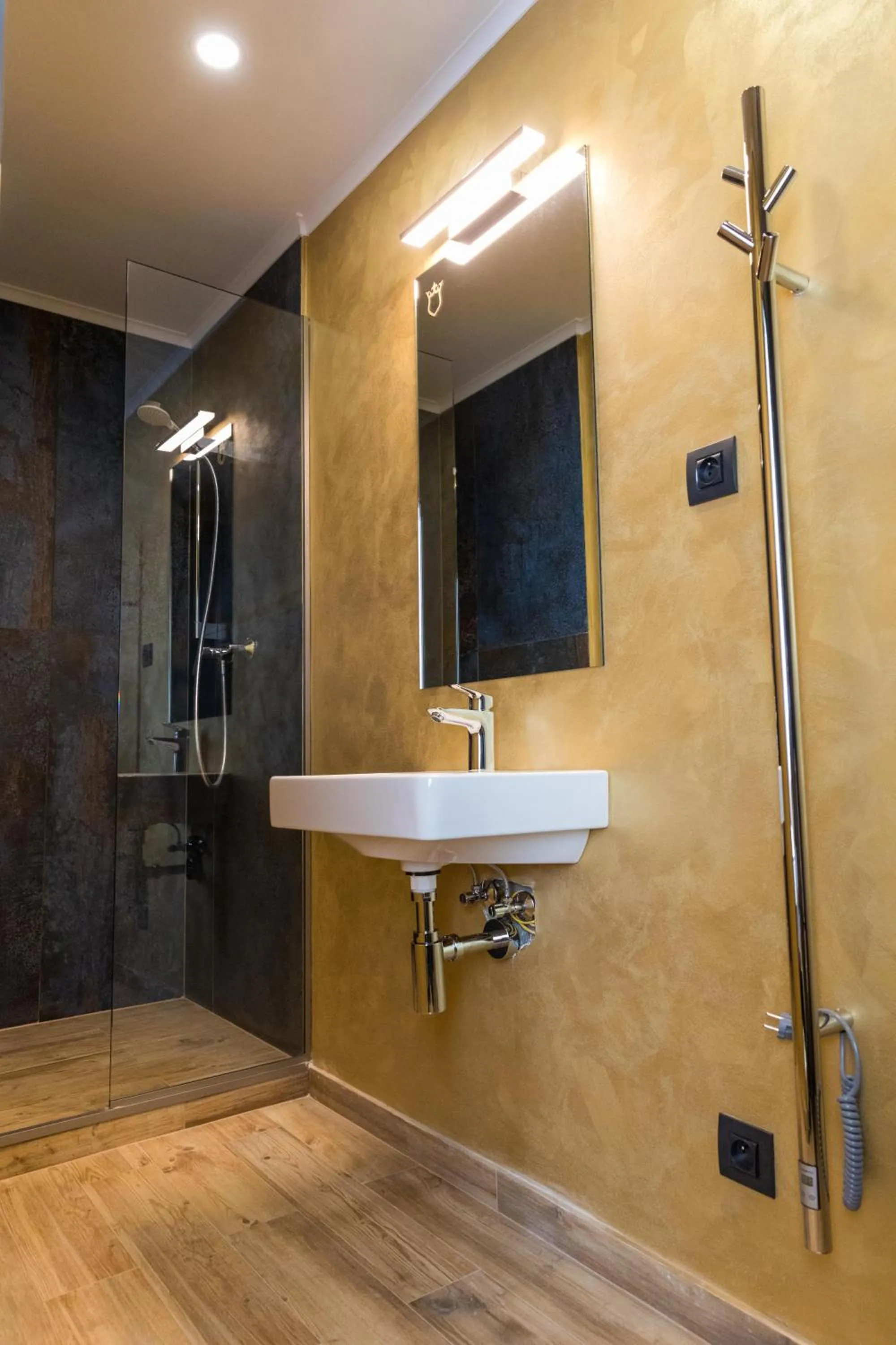 Shower in Apart Hotel GOLDEN apartments